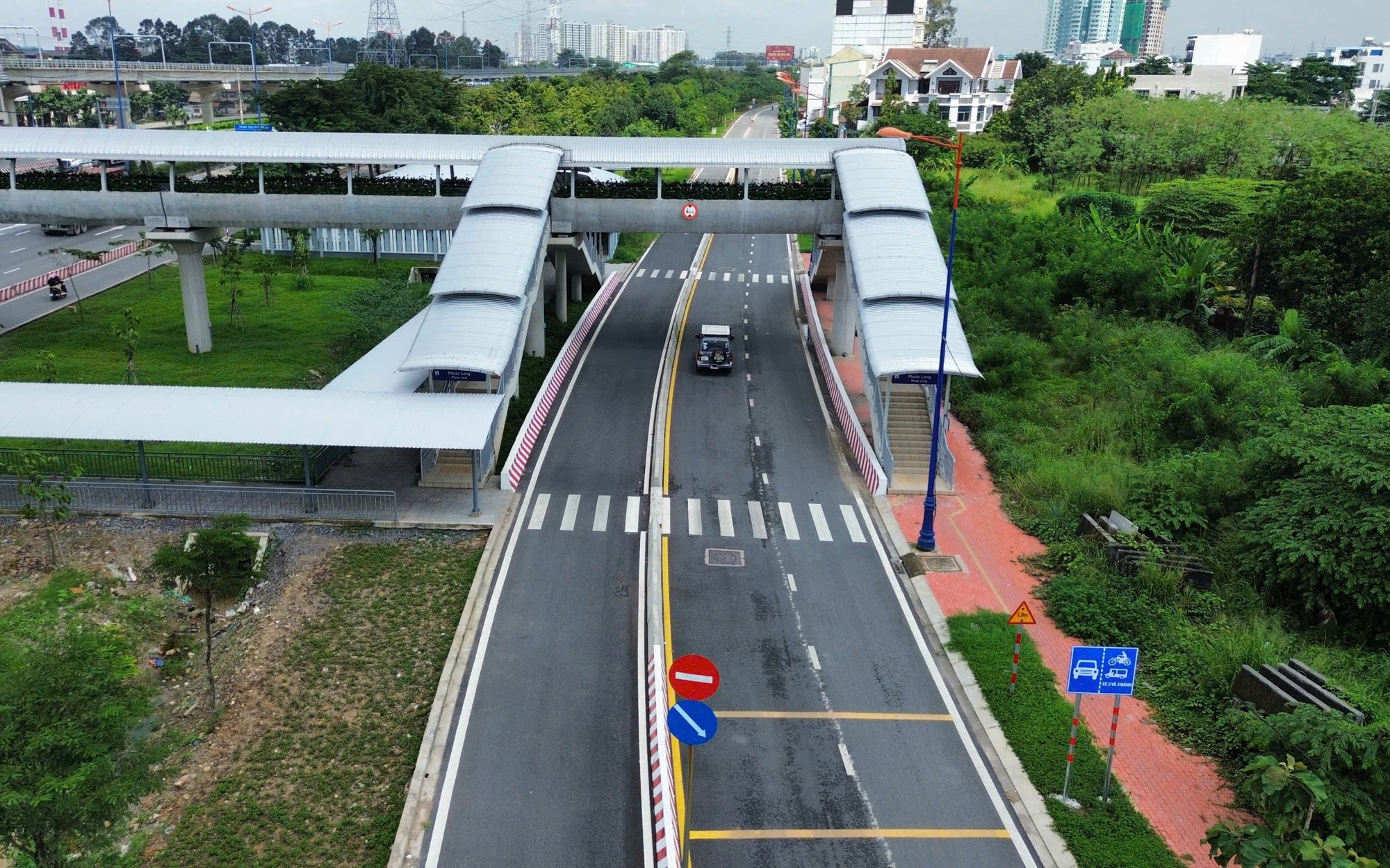 Cận cảnh đường song hành Võ Nguyên Giáp vừa thông xe, giảm ùn ứ khu Đông TP.HCM