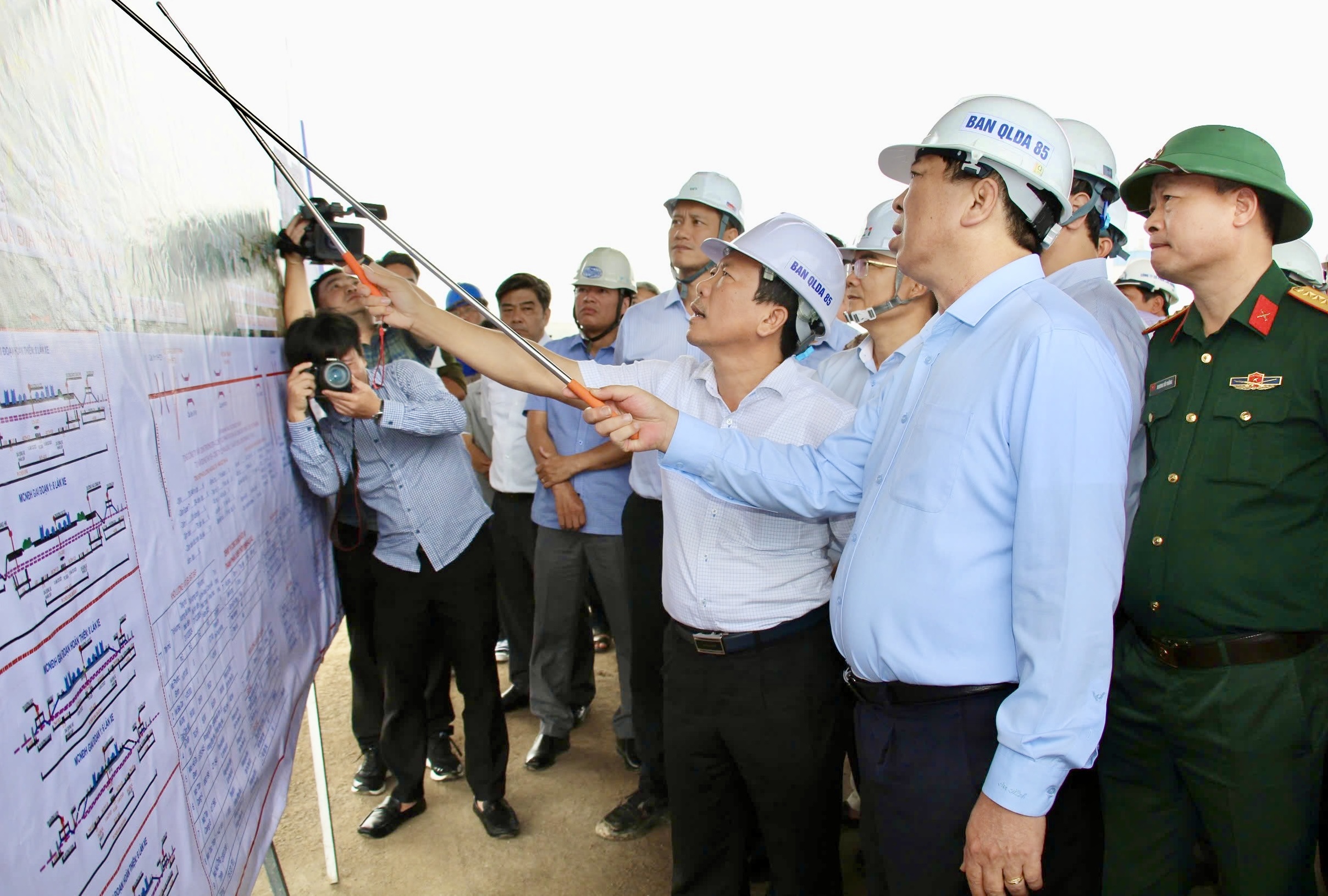 Bộ trưởng Trần Hồng Minh: Dốc toàn lực "trận đua cuối" thông xe kỹ thuật cao tốc vào 19/12- Ảnh 3.