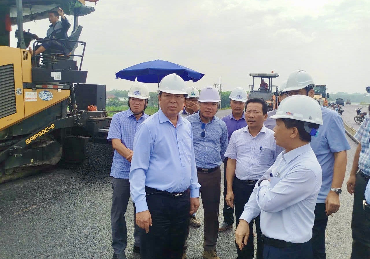 Bộ trưởng Trần Hồng Minh: Dốc toàn lực "trận đua cuối" thông xe kỹ thuật cao tốc vào 19/12- Ảnh 7.