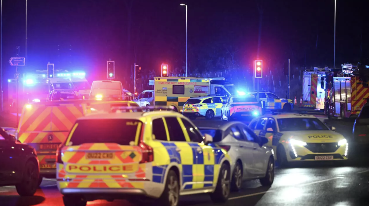 Tấn công hàng loạt trên tàu Anh, 9 người nguy hiểm tính mạng- Ảnh 1. Tấn công hàng loạt trên tàu Anh, 9 người nguy hiểm tính mạng- Ảnh 1.