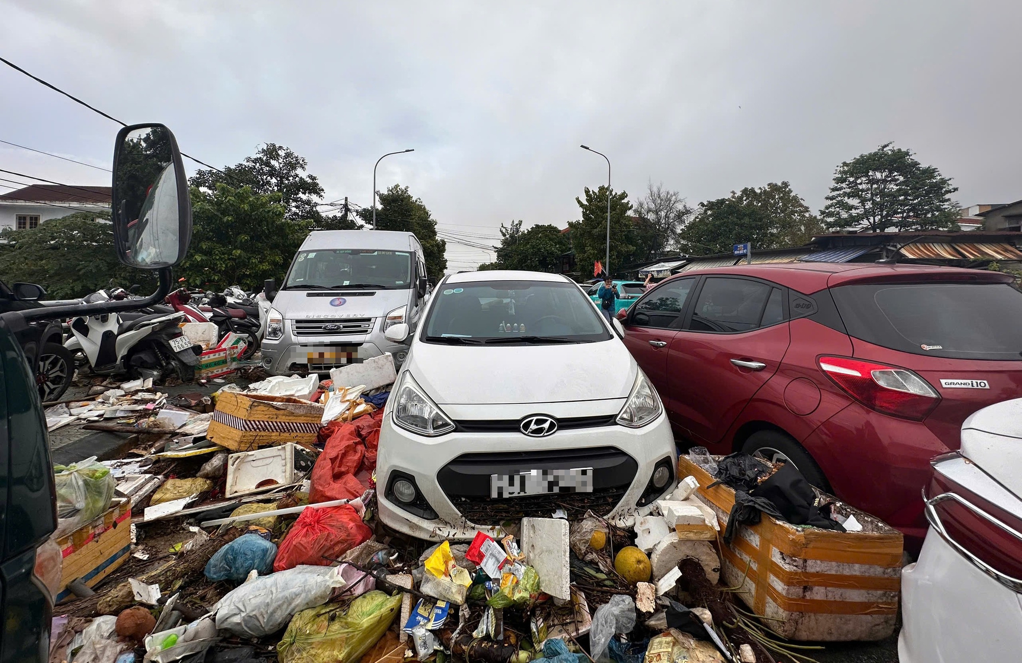 Gara ô tô quá tải nhận xe ngập nước, thủy kích- Ảnh 15.