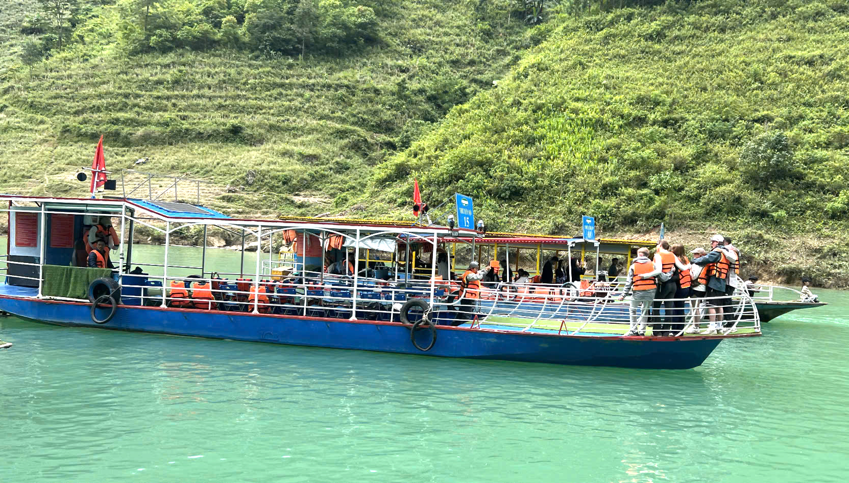 CSGT Tuyên Quang đảm bảo ATGT cho du khách mùa tam giác mạch- Ảnh 8.