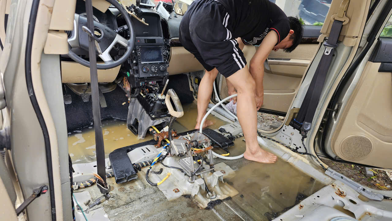 Gara ô tô quá tải nhận xe ngập nước, thủy kích- Ảnh 3.