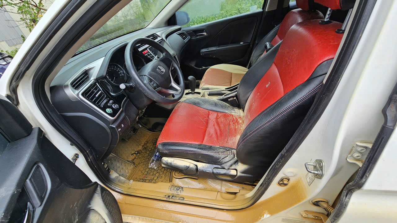 Gara ô tô quá tải nhận xe ngập nước, thủy kích- Ảnh 11.