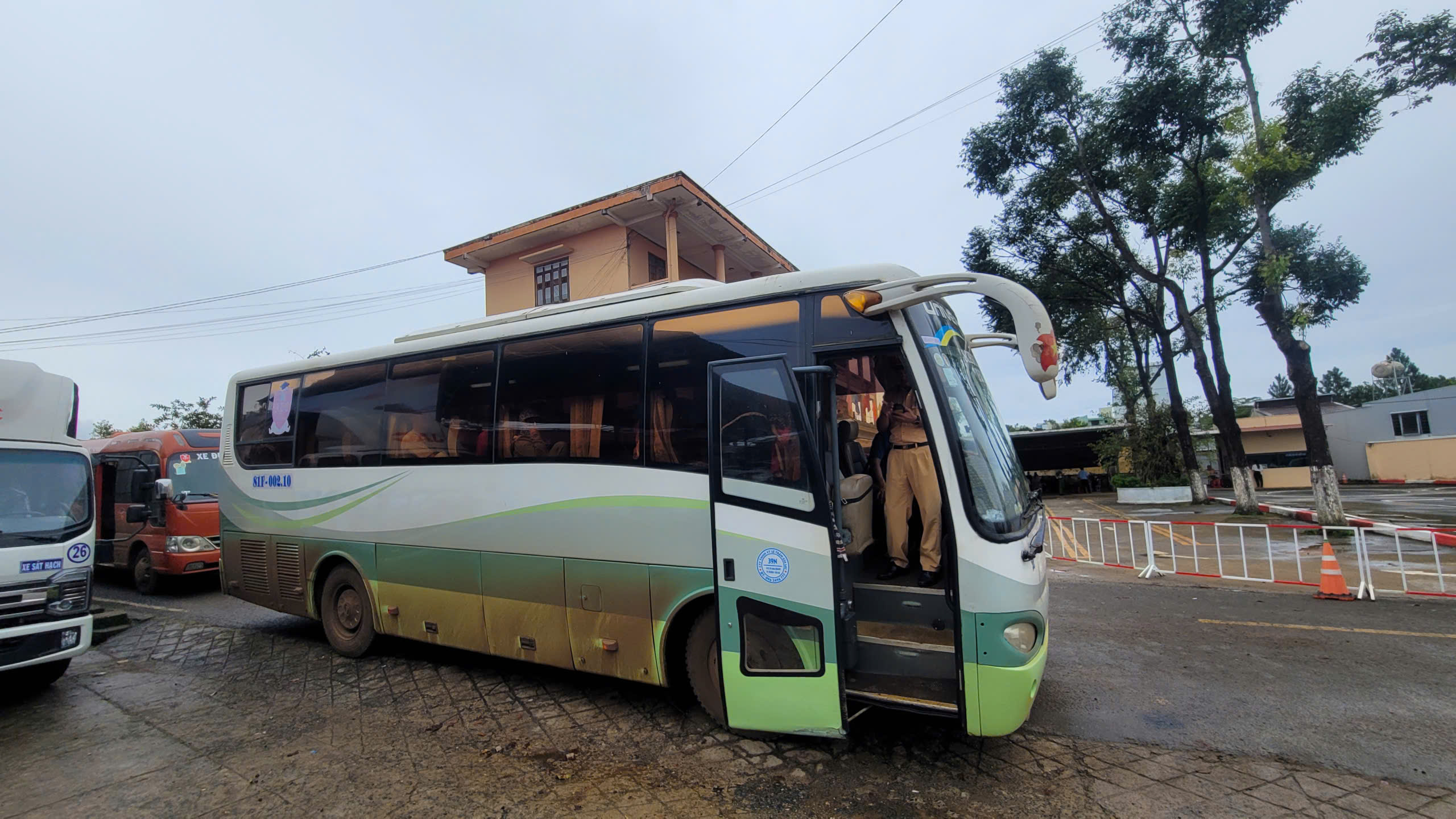 Gia Lai: Hơn 400 học viên vùng biên được đưa đón, phát cơm miễn phí khi sát hạch GPLX- Ảnh 2. Gia Lai: Hơn 400 học viên vùng biên được đưa đón, phát cơm miễn phí khi sát hạch GPLX- Ảnh 2.