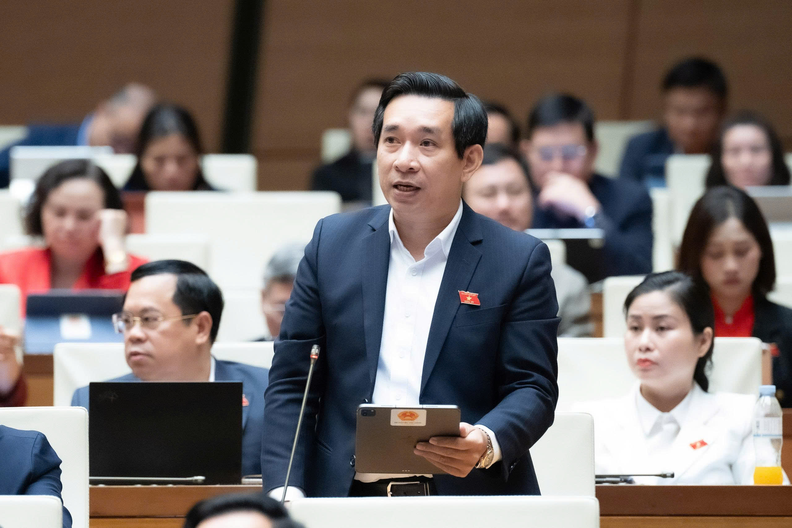 ĐBQH: Một mình Bộ Giáo dục - Đào tạo không thể ngăn chặn được bạo lực học đường- Ảnh 2. ĐBQH: Một mình Bộ Giáo dục - Đào tạo không thể ngăn chặn được bạo lực học đường- Ảnh 2.