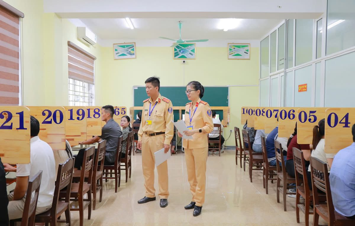 Hà Tĩnh: Tiếp tục nâng cao chất lượng đào tạo sát hạch, cấp đổi giấy phép lái xe- Ảnh 1. Hà Tĩnh: Tiếp tục nâng cao chất lượng đào tạo sát hạch, cấp đổi giấy phép lái xe- Ảnh 1.