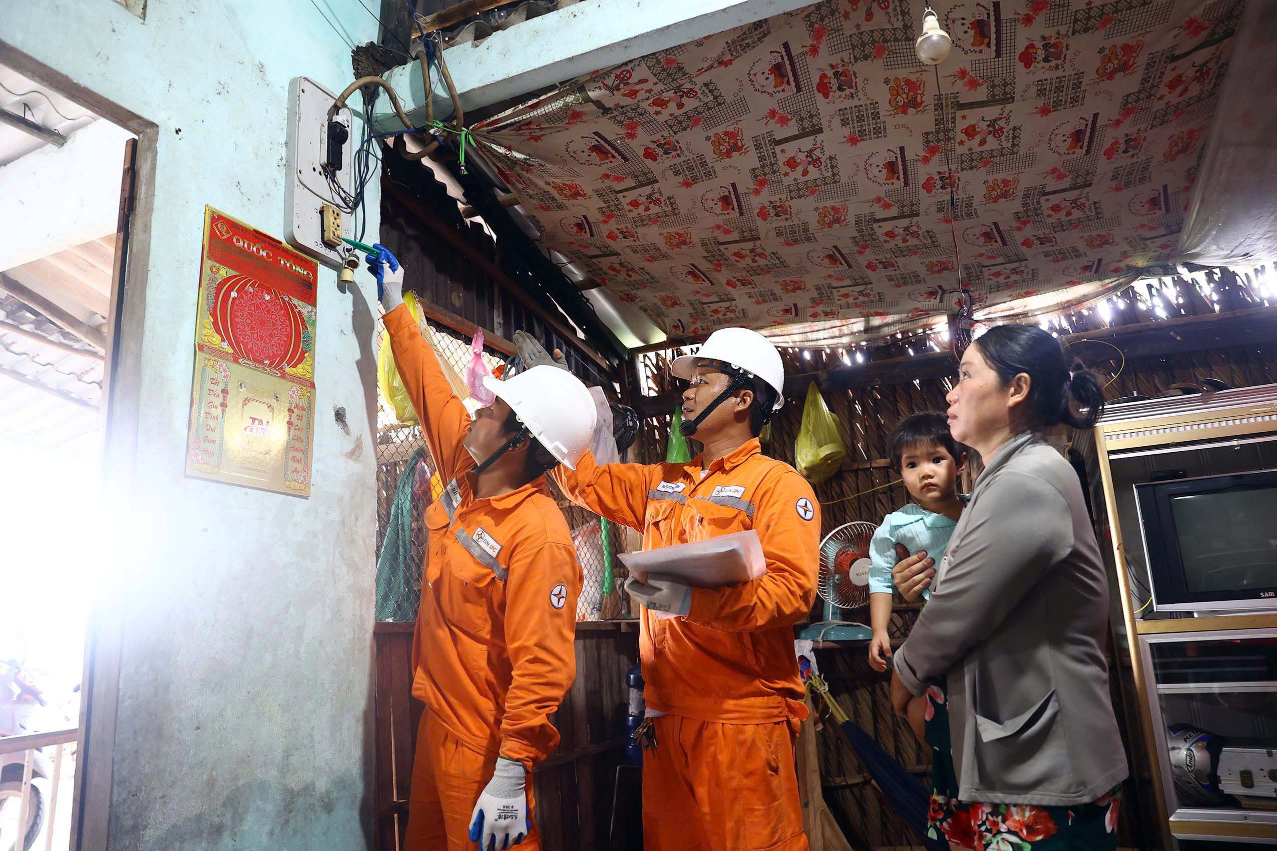 Hiểm họa khôn lường từ hệ thống điện sau công tơ- Ảnh 3.