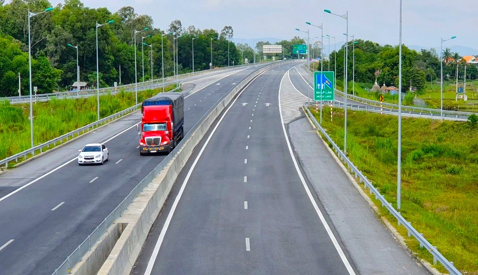 Đề nghị VEC đầu tư 2 trạm dừng nghỉ trên cao tốc- Ảnh 1. Đề nghị VEC đầu tư 2 trạm dừng nghỉ trên cao tốc- Ảnh 1.