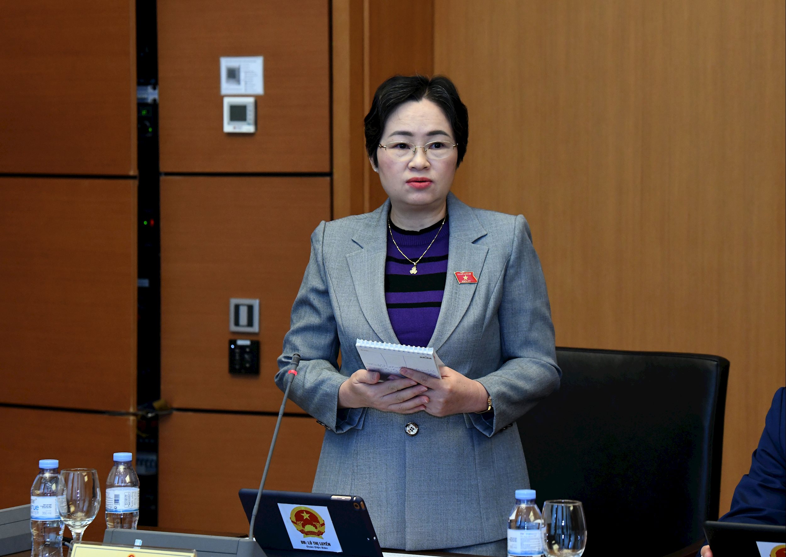 Đại biểu lo trẻ em lạm dụng AI trong học tập, đề nghị giới hạn độ tuổi sử dụng- Ảnh 1.