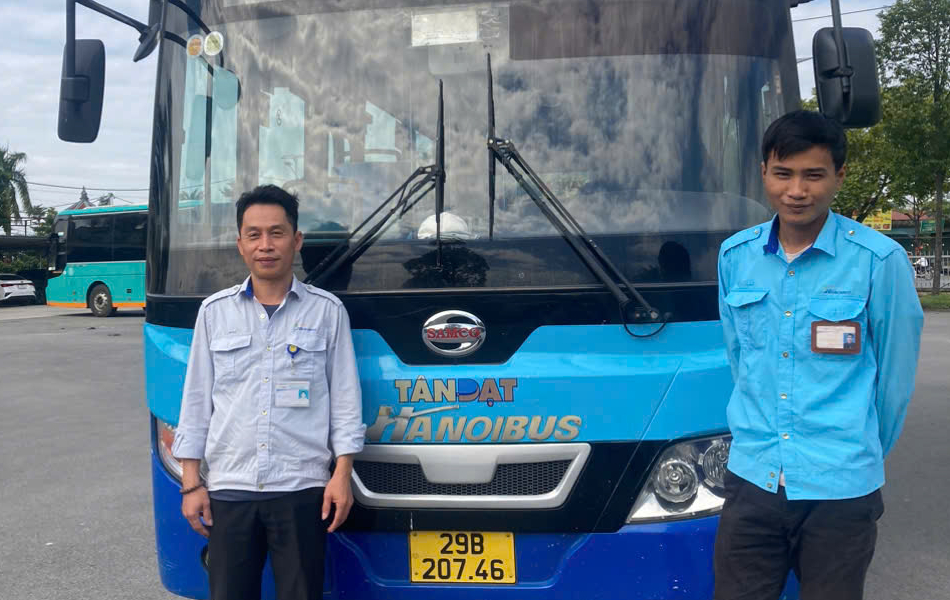 Hành động ấm lòng trên xe buýt: Nhân viên Transerco quay đầu xe cứu người- Ảnh 1.