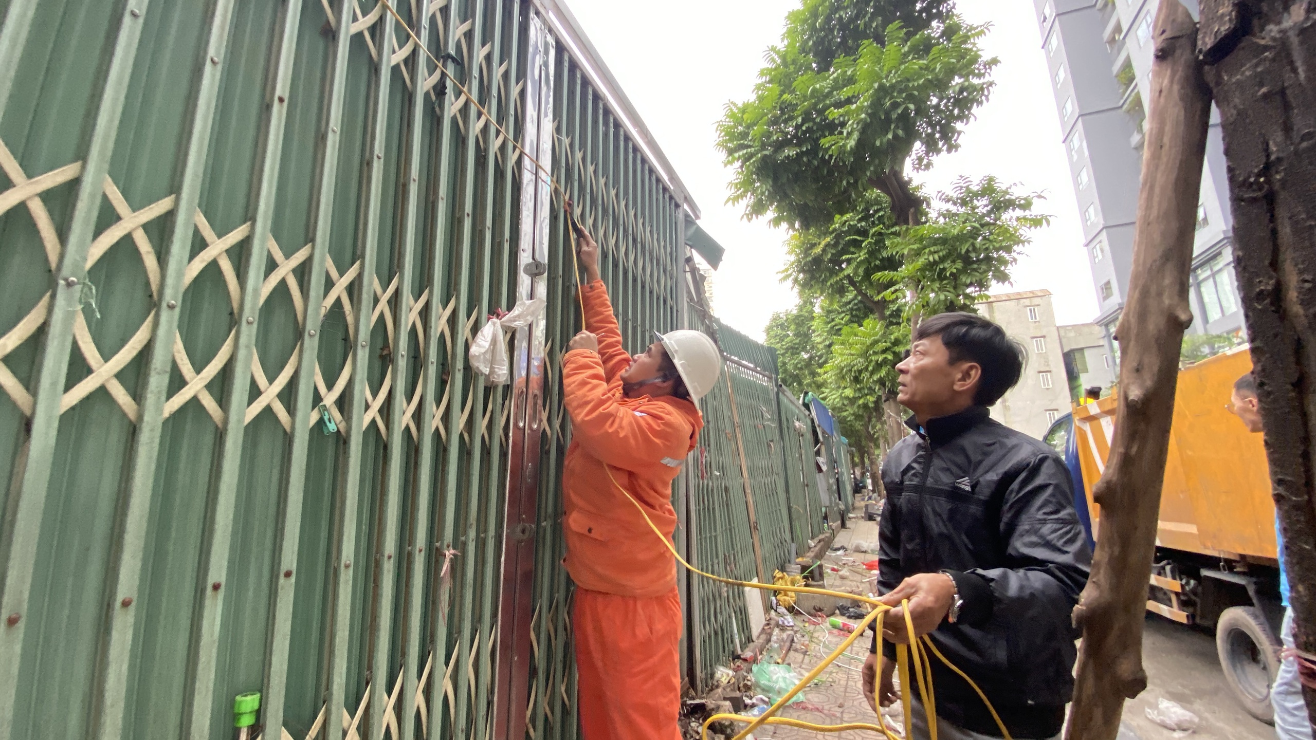 Hà Nội: Phường Vĩnh Tuy ra quân dẹp chợ tạm, chợ cóc- Ảnh 9.