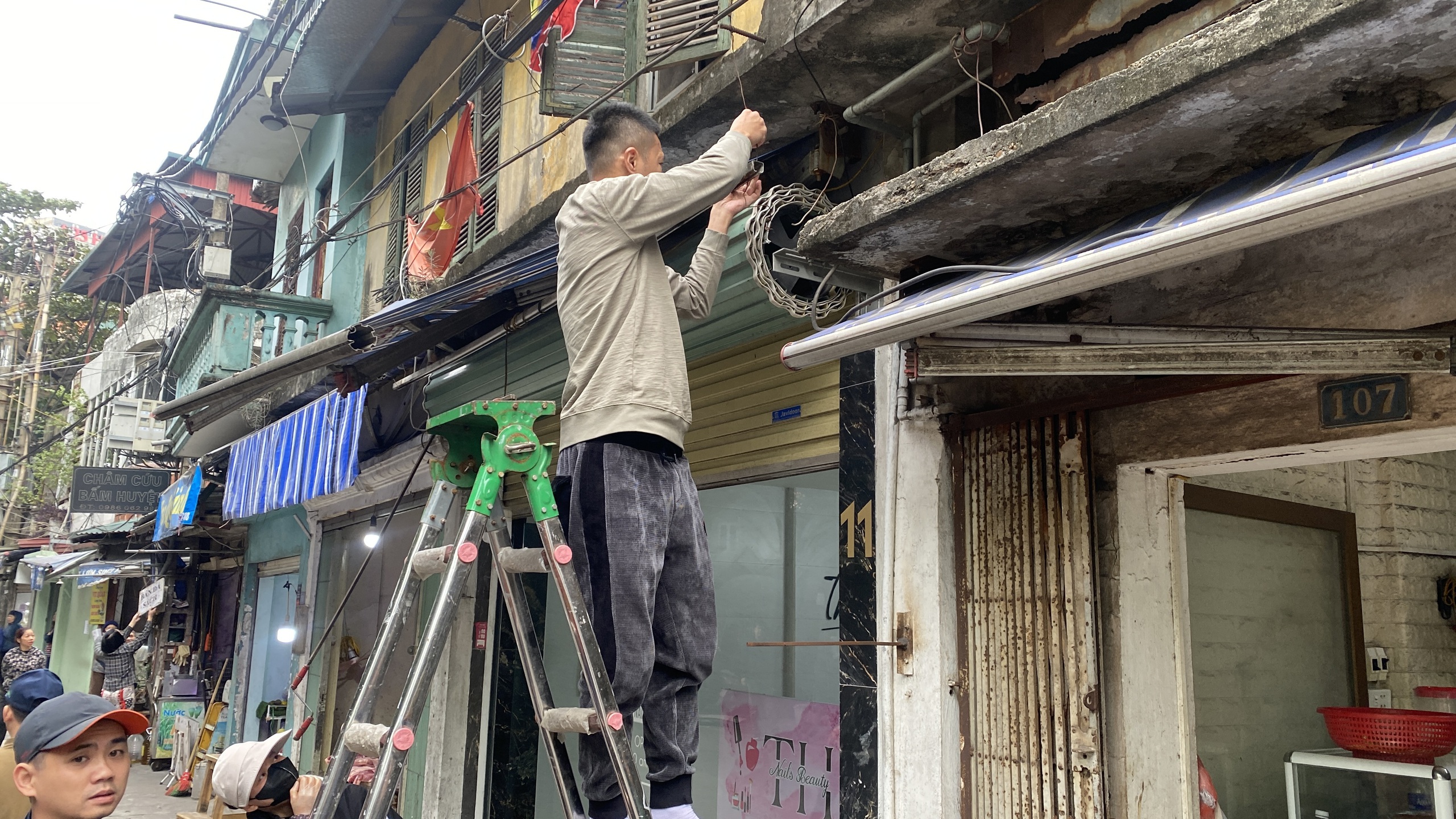 Hà Nội: Phường Vĩnh Tuy ra quân dẹp chợ tạm, chợ cóc- Ảnh 19.