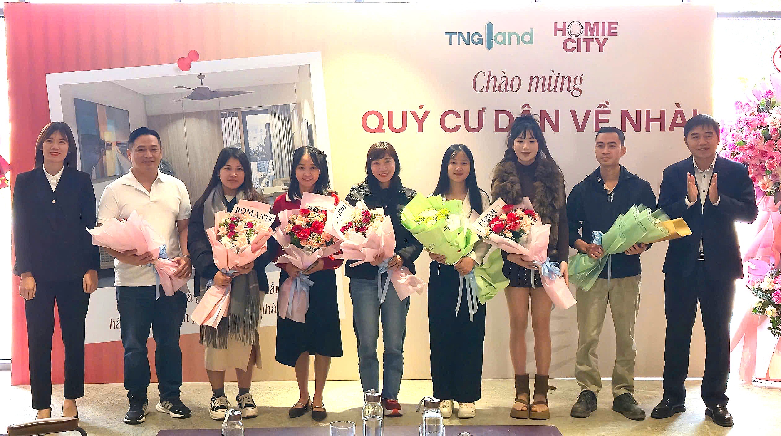 Hàng trăm người lao động nhận nhà mới tại dự án nhà ở xã hội TNG Land- Ảnh 4.