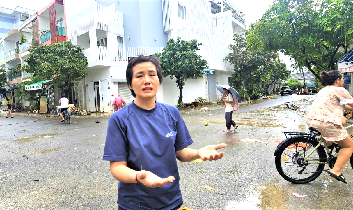 Người dân Nha Trang khẩn trương dọn dẹp, ổn định cuộc sống sau lũ
- Ảnh 6.