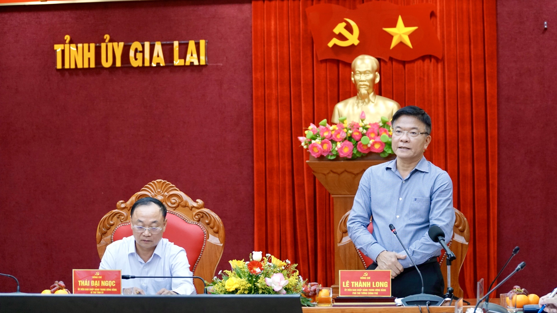 Phó Thủ tướng Lê Thành Long thăm, tặng quà người dân vùng lũ Gia Lai- Ảnh 3.