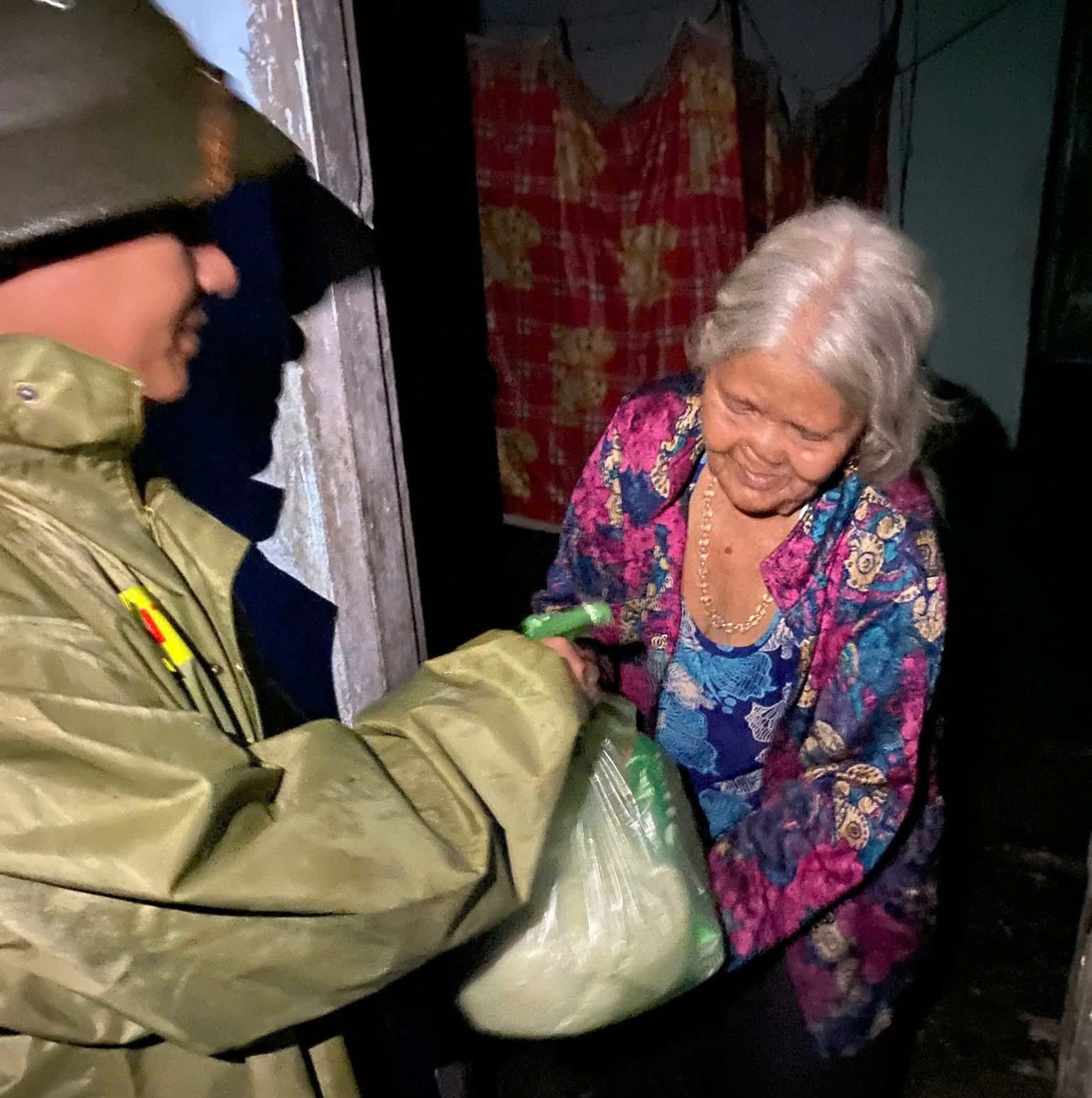 Đắk Lắk có 27 người chết do đợt lũ lịch sử, nhiều tỉnh miền Trung gia tăng thiệt hại- Ảnh 13.