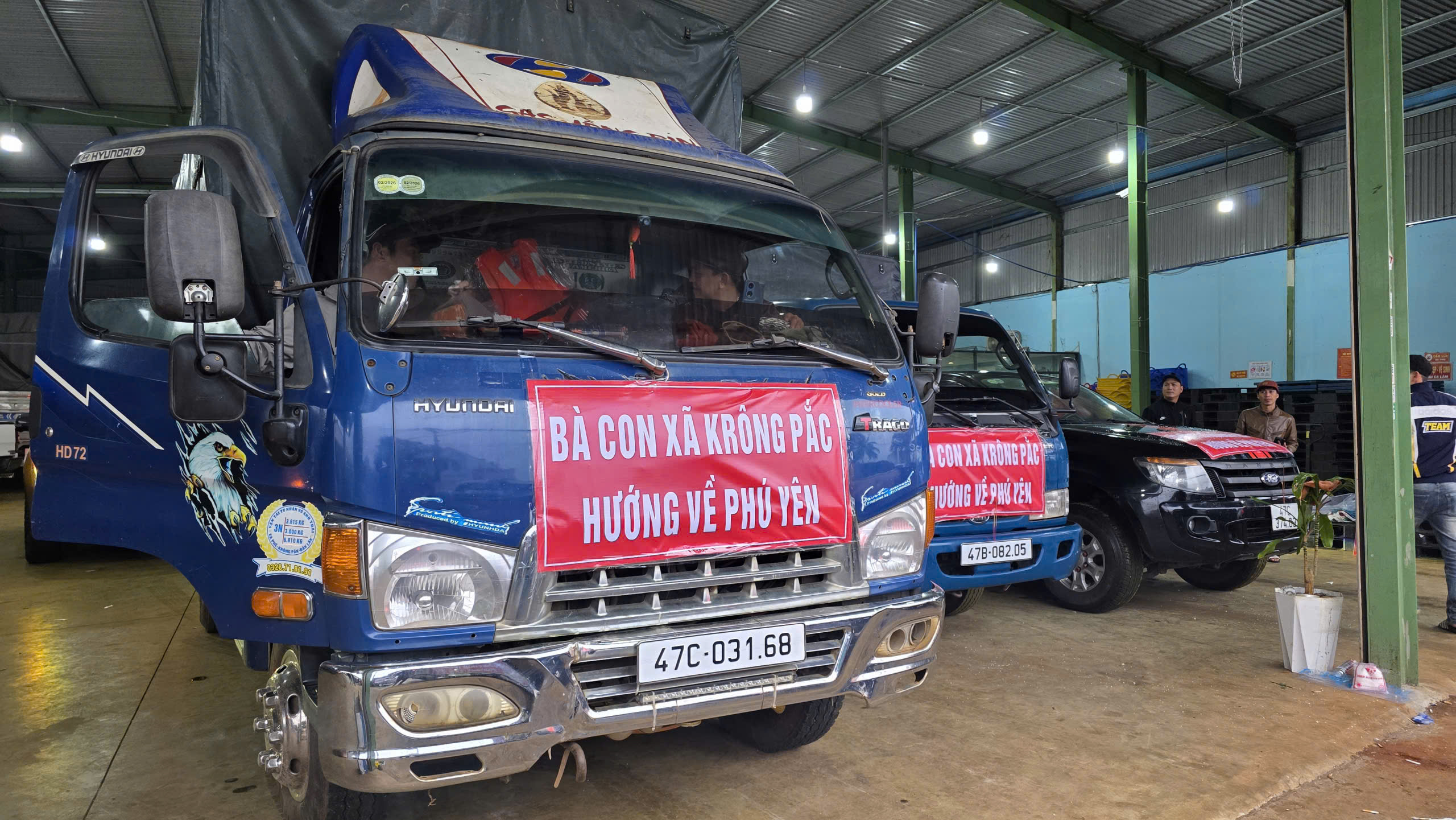 Người dân xã Krông Pắc, Đắk Lắk góp nhu yếu phẩm, hướng về tâm lũ- Ảnh 4.