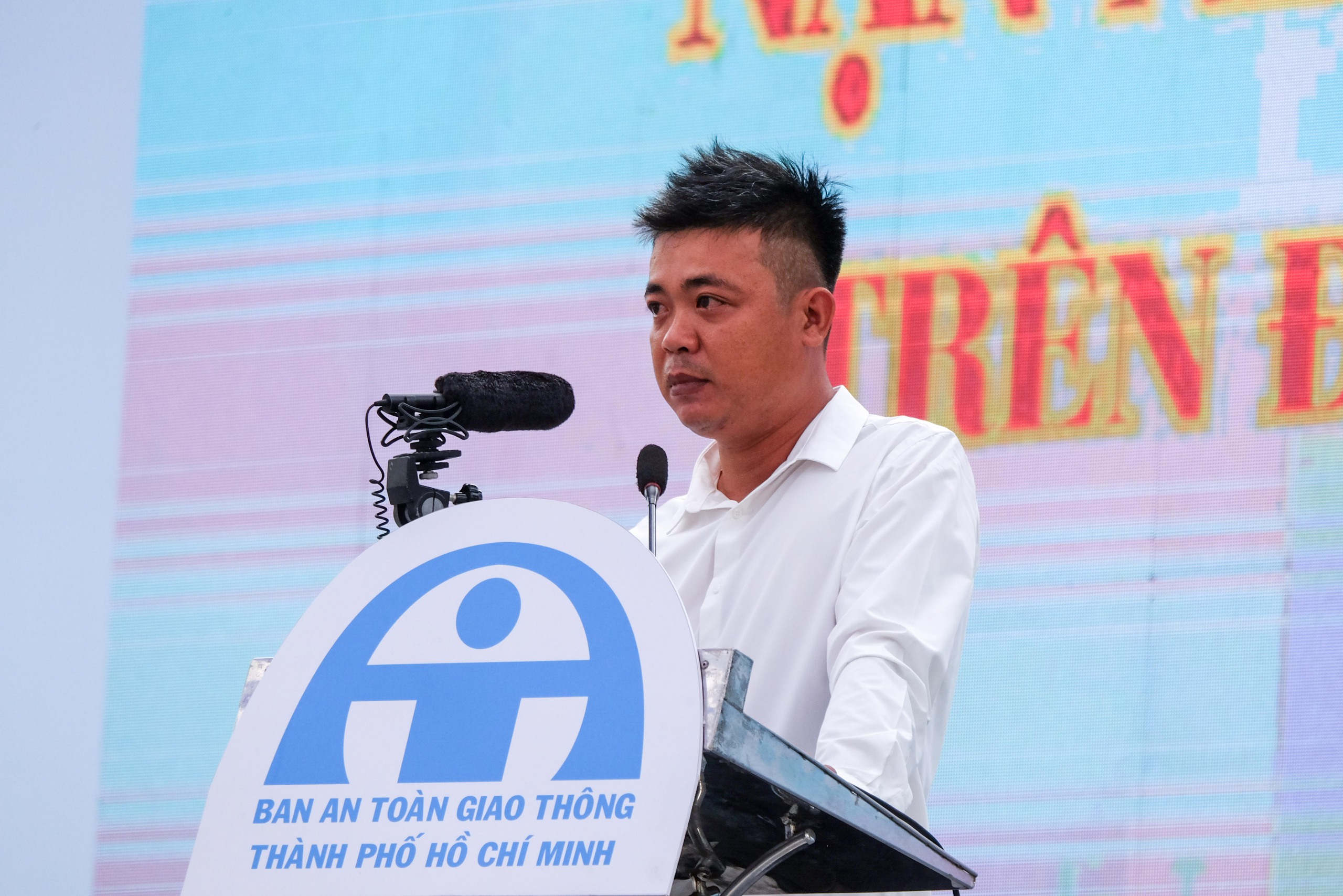 TP.HCM tưởng niệm nạn nhân TNGT: Hãy hành động vì môi trường giao thông an toàn, văn minh- Ảnh 1. TP.HCM tưởng niệm nạn nhân TNGT: Hãy hành động vì môi trường giao thông an toàn, văn minh- Ảnh 1.