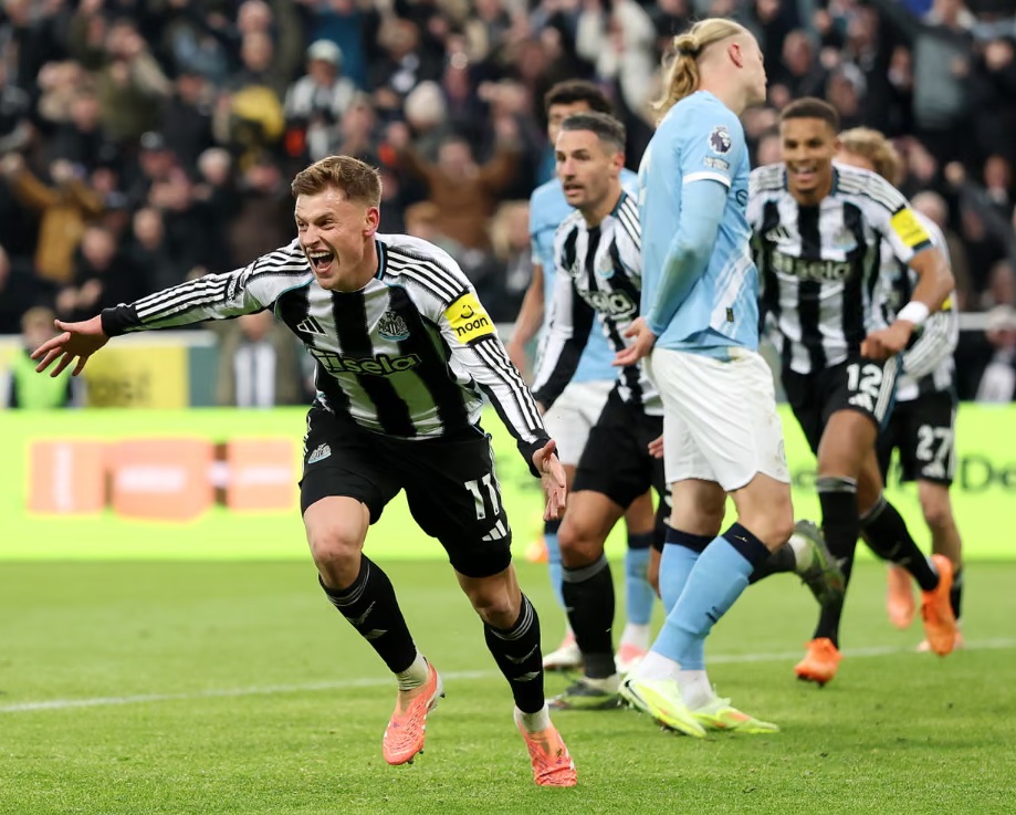 Harvey Barnes lập cú đúp, Newcastle thắng kịch tính Man City- Ảnh 2.