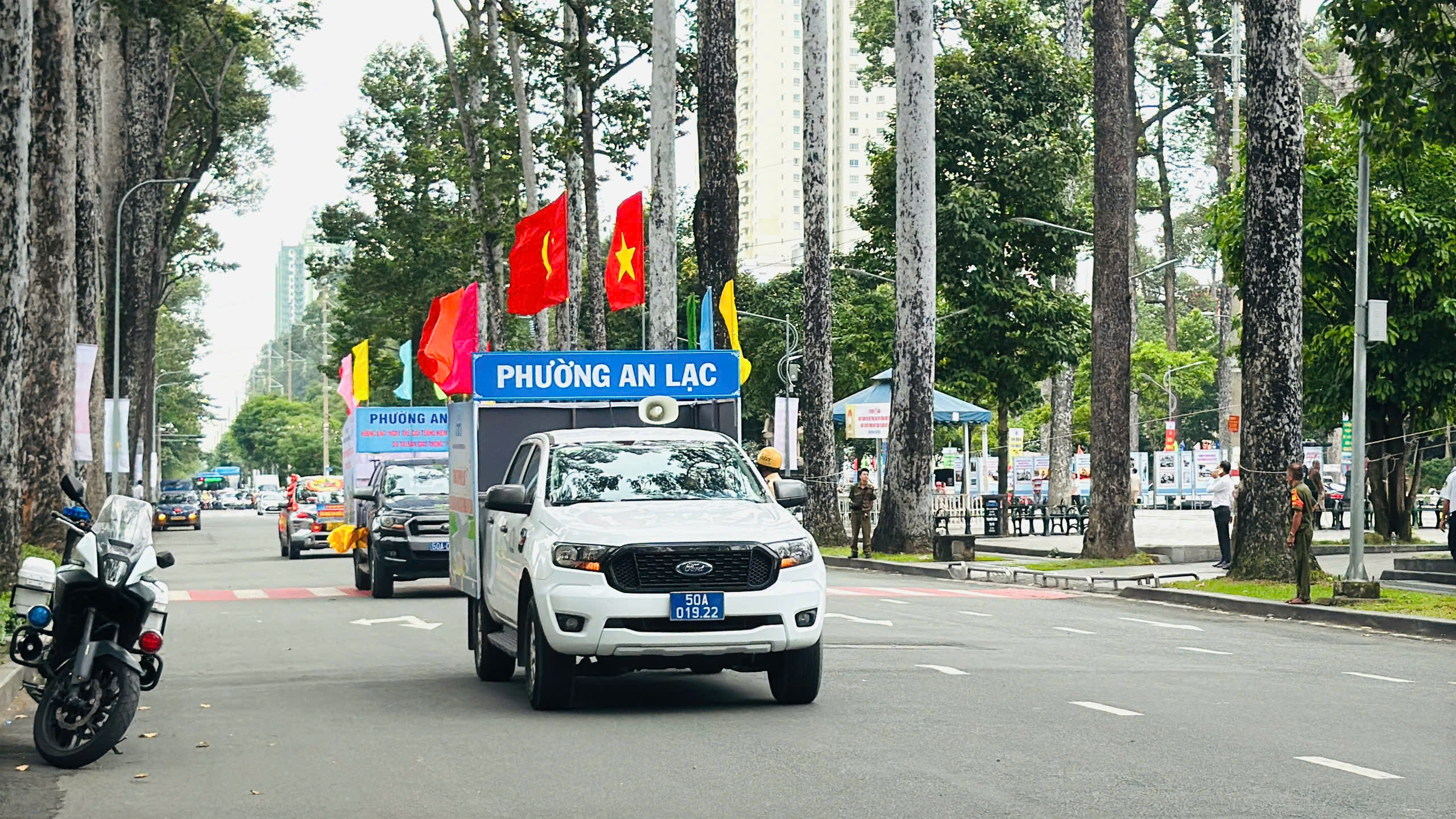 TP.HCM phát động chiến dịch "đi chậm lại", cảnh báo nguy cơ TNGT do chạy quá tốc độ- Ảnh 1. TP.HCM phát động chiến dịch "đi chậm lại", cảnh báo nguy cơ TNGT do chạy quá tốc độ- Ảnh 1.