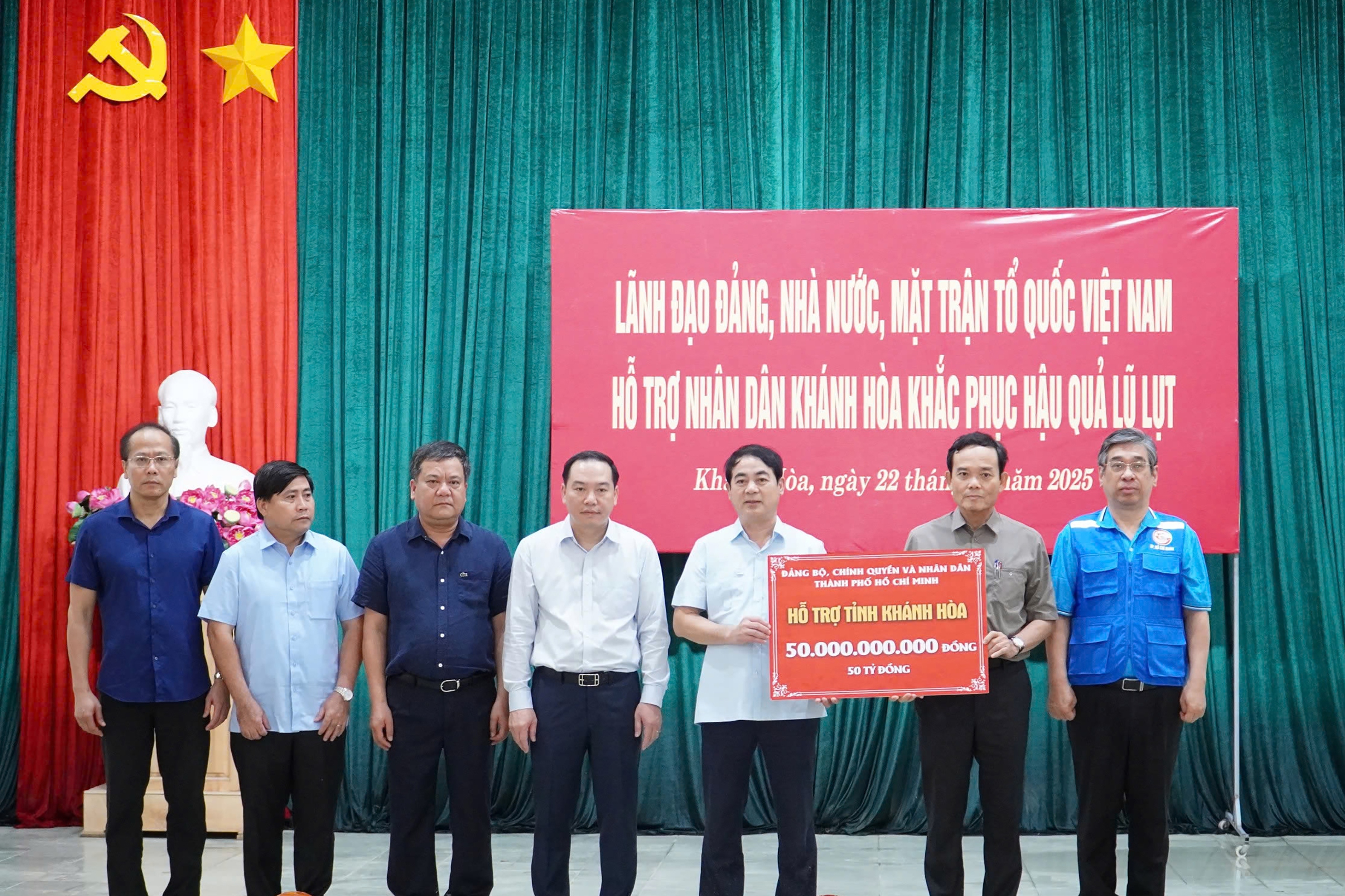 Thường trực Ban Bí thư Trần Cẩm Tú: Ưu tiên cao nhất là cứu người, không để dân đói- Ảnh 5.