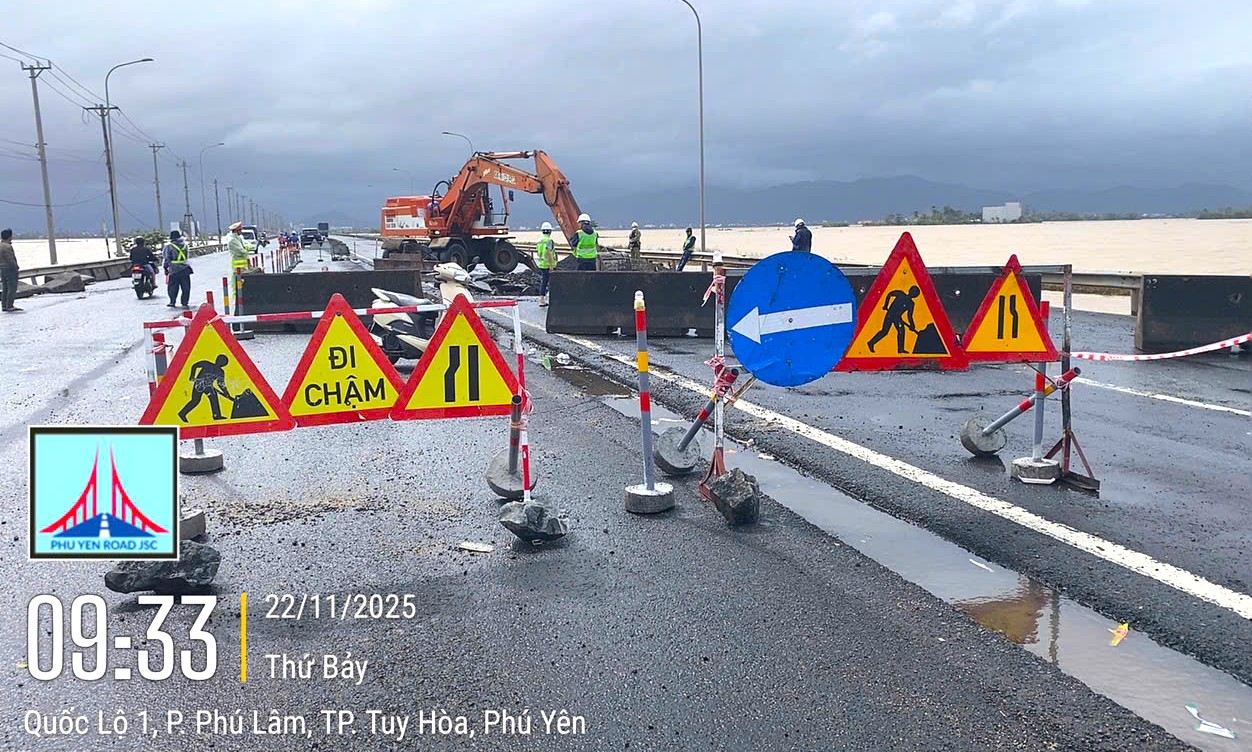 Người dân cần lưu ý gì khi lưu thông qua các khu vực ngập lụt, sạt lở miền Trung?- Ảnh 1.