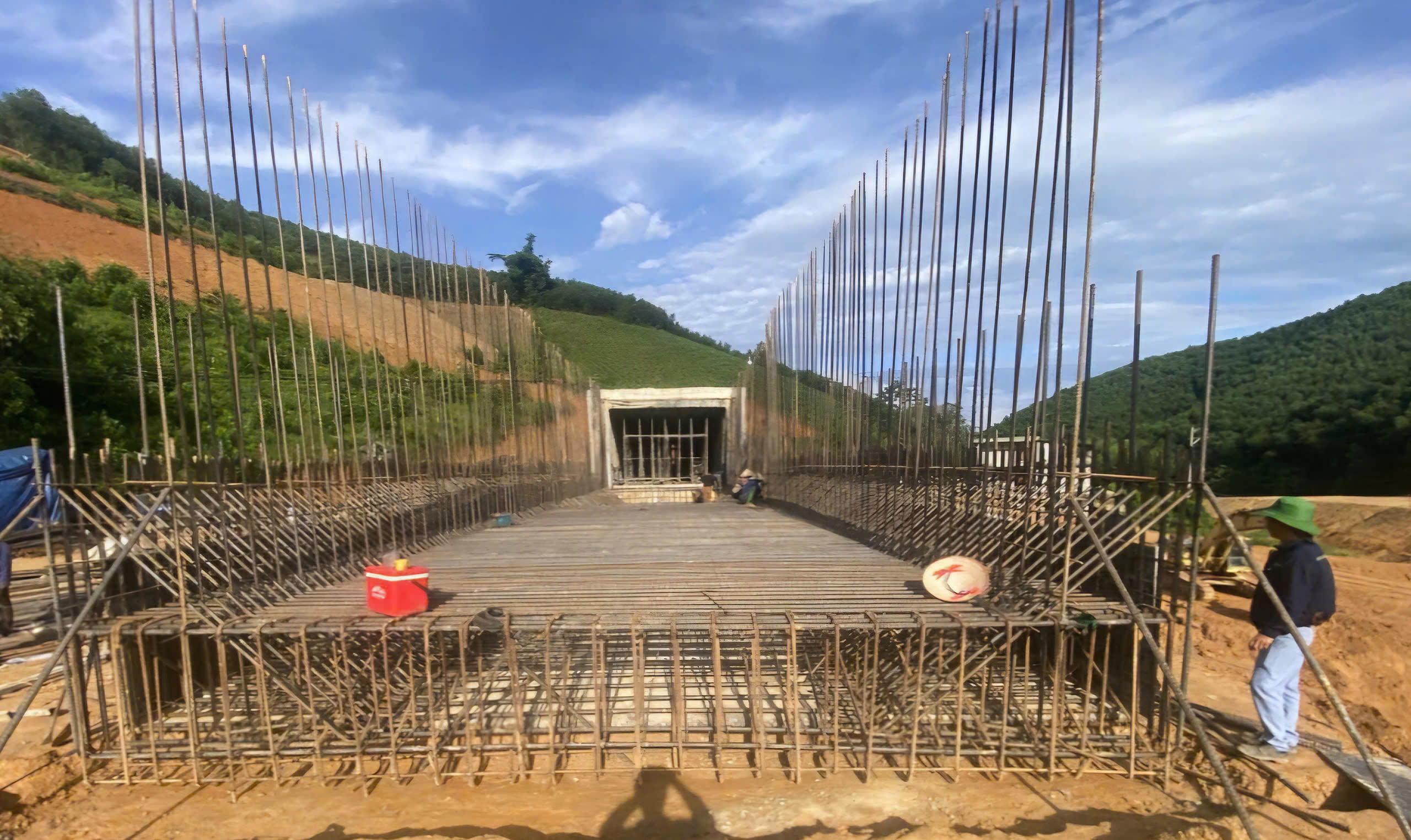 Cienco8 tăng tốc trên công trình giao thông lớn của địa phương- Ảnh 1.