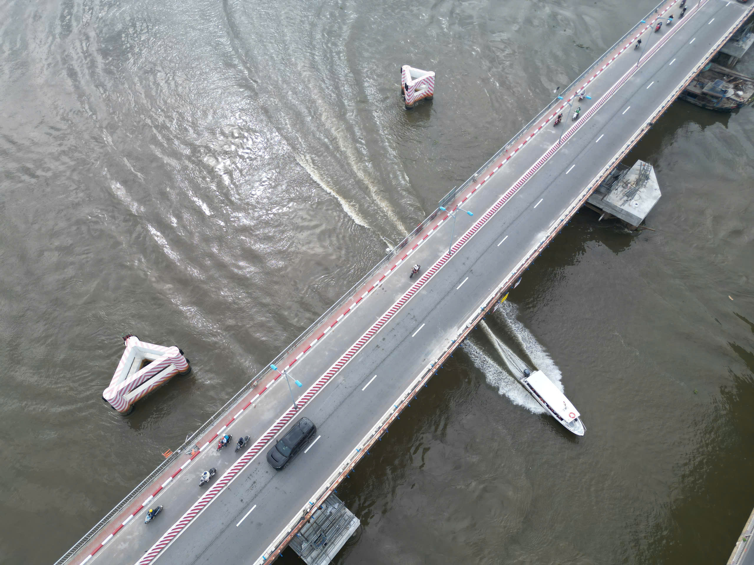 Thông xe cầu Bình Triệu 1 sau khi nâng tĩnh không lên 7m- Ảnh 5.