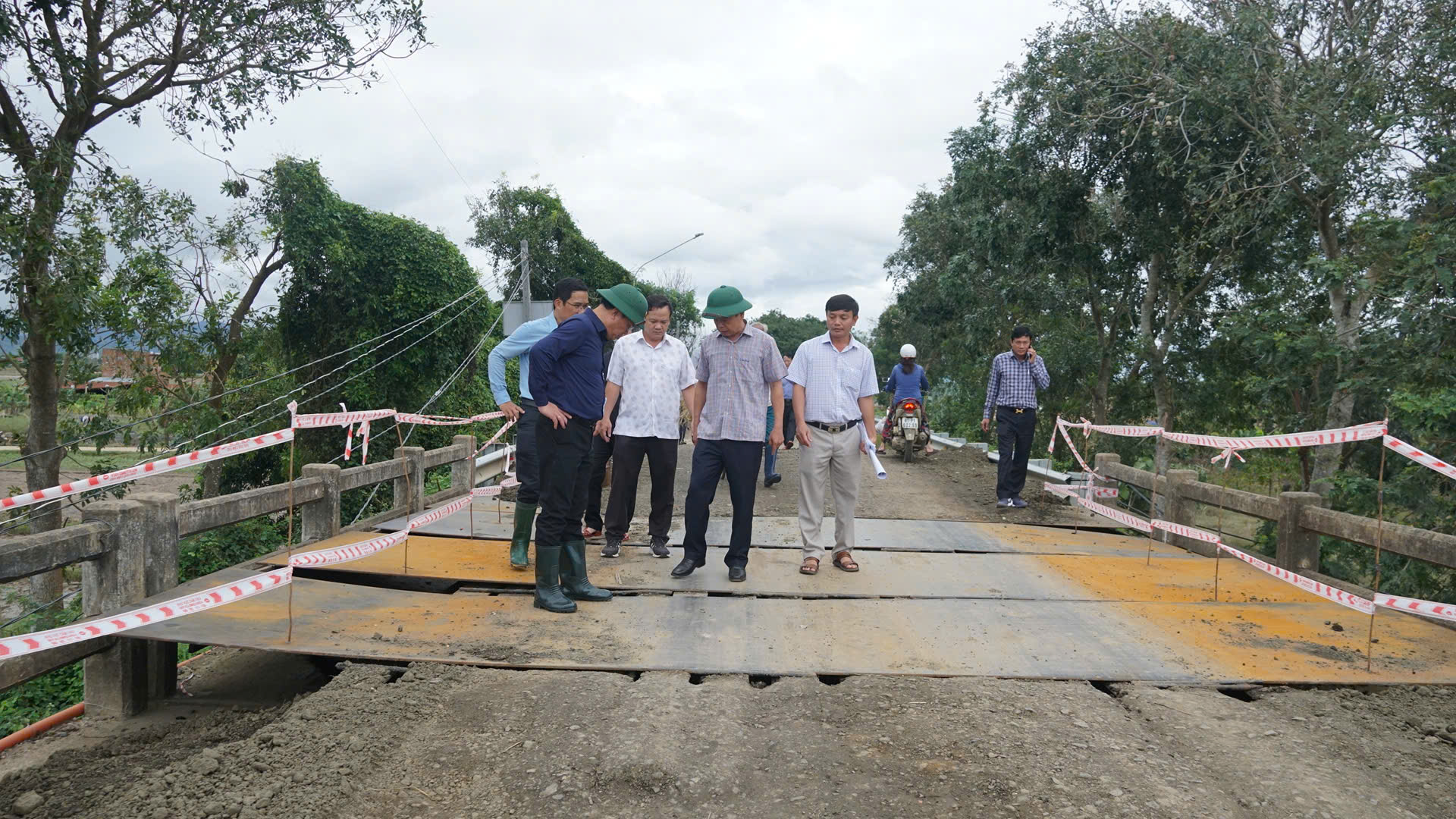 Gia Lai đề nghị nhà máy đường hỗ trợ giúp dân tiêu thụ 4.000ha mía bị lũ nhấn chìm- Ảnh 2.