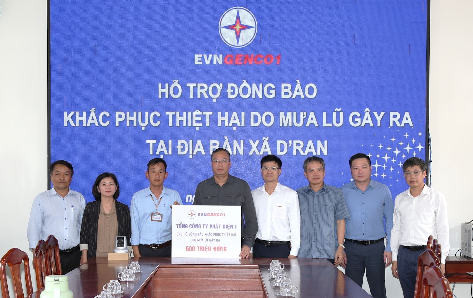 EVNGENCO1 ủng hộ đồng bào Lâm Đồng khắc phục thiệt hại do mưa lũ gây ra- Ảnh 2. EVNGENCO1 ủng hộ đồng bào Lâm Đồng khắc phục thiệt hại do mưa lũ gây ra- Ảnh 2.