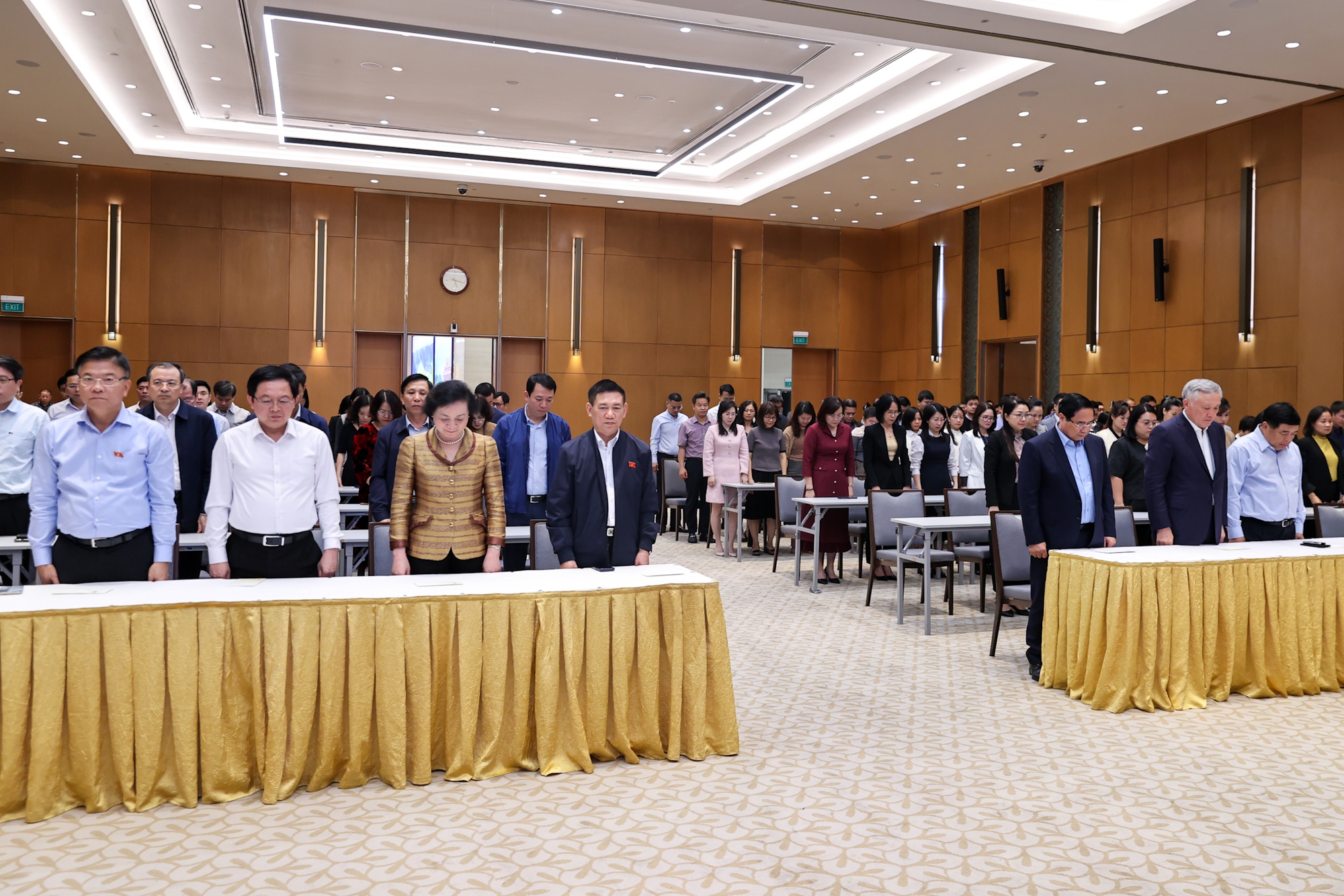 Thủ tướng và lãnh đạo Chính phủ, cán bộ Văn phòng Chính phủ ủng hộ đồng bào vùng thiên tai- Ảnh 1.