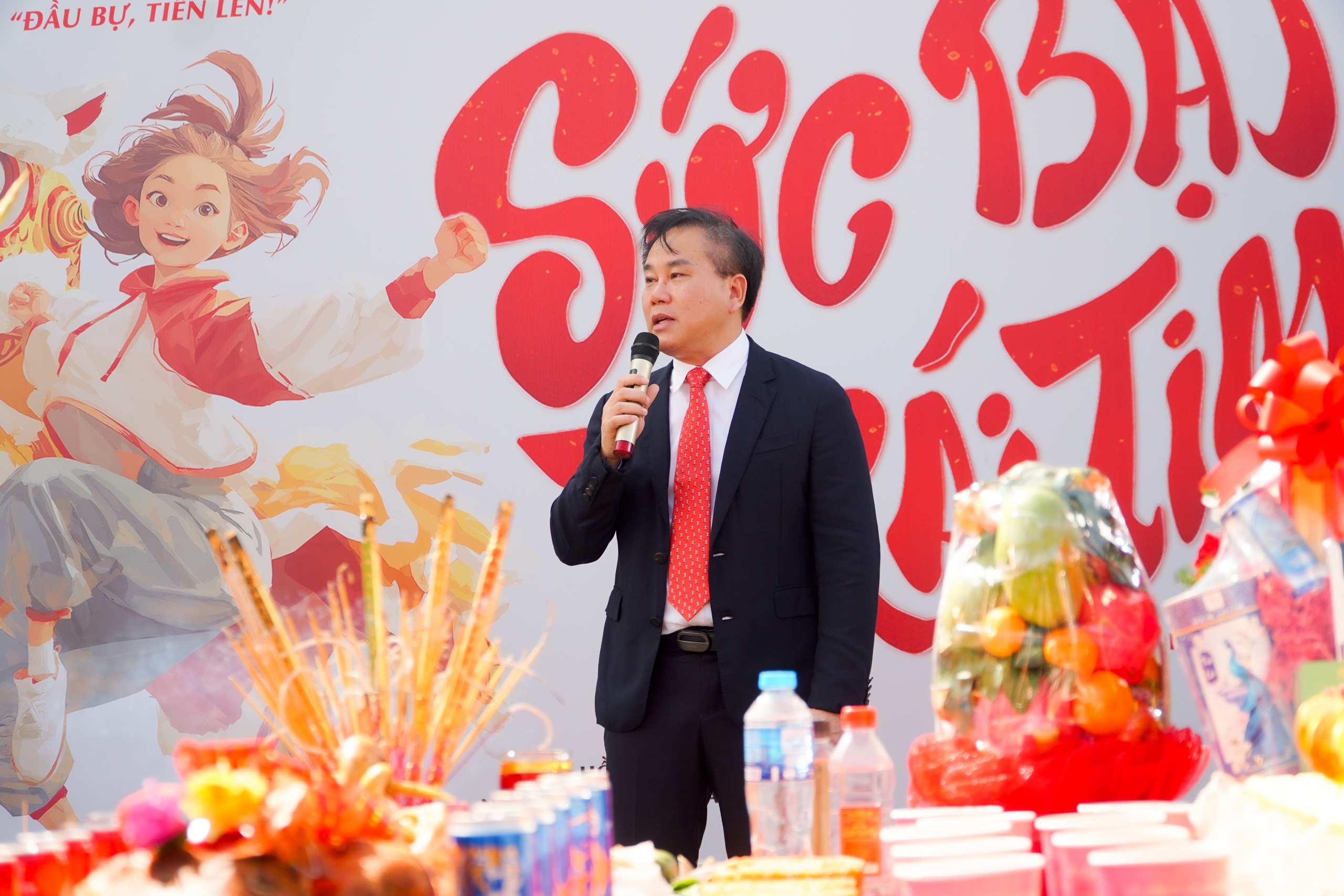 Hai cha con Võ Hoài Nam xuất hiện trong phim điện ảnh "Sức bật trái tim"- Ảnh 4.