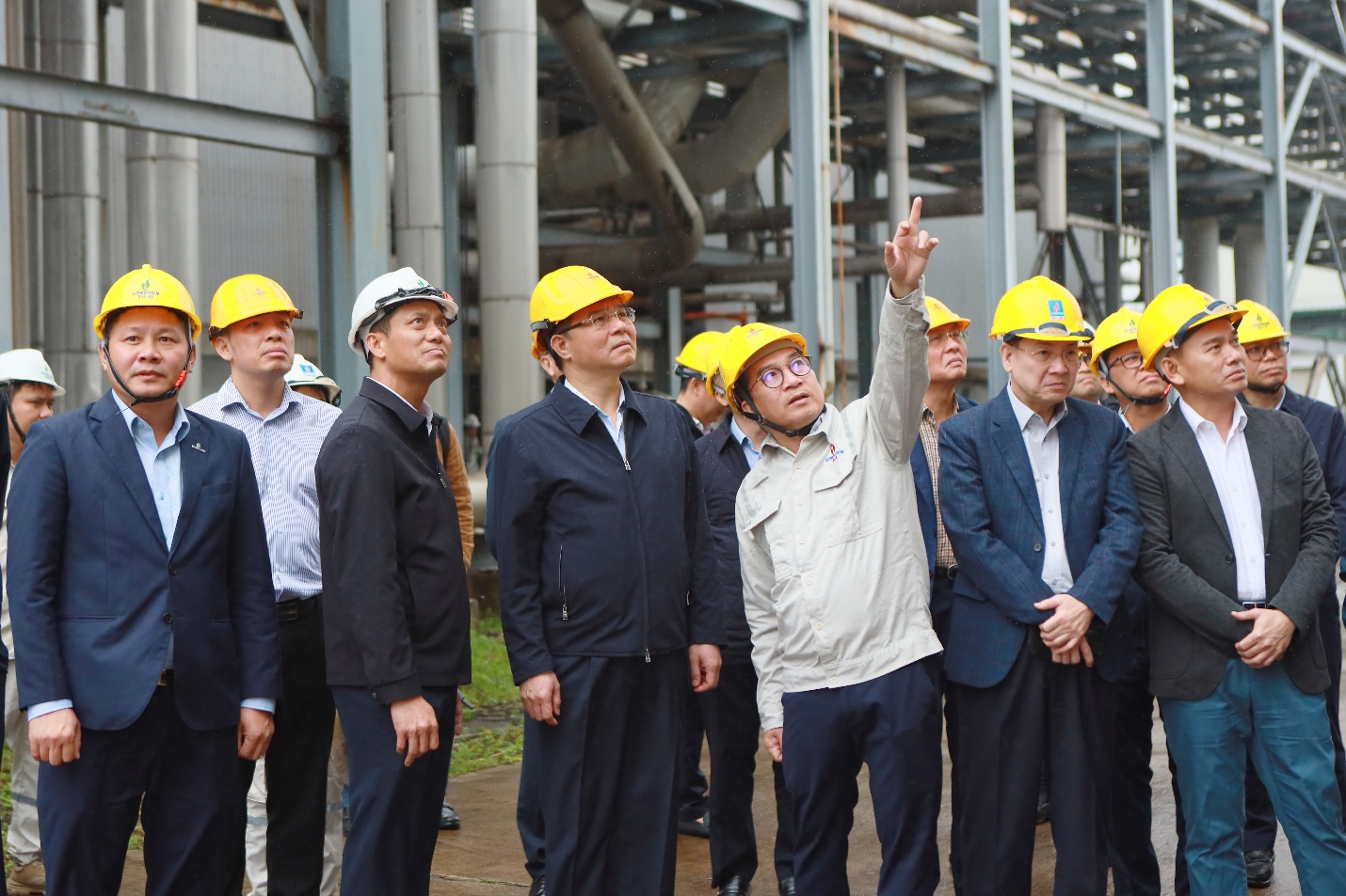 Nỗ lực vượt kế hoạch năm 2025, góp phần bù đắp thiệt hại do mưa lũ- Ảnh 2.