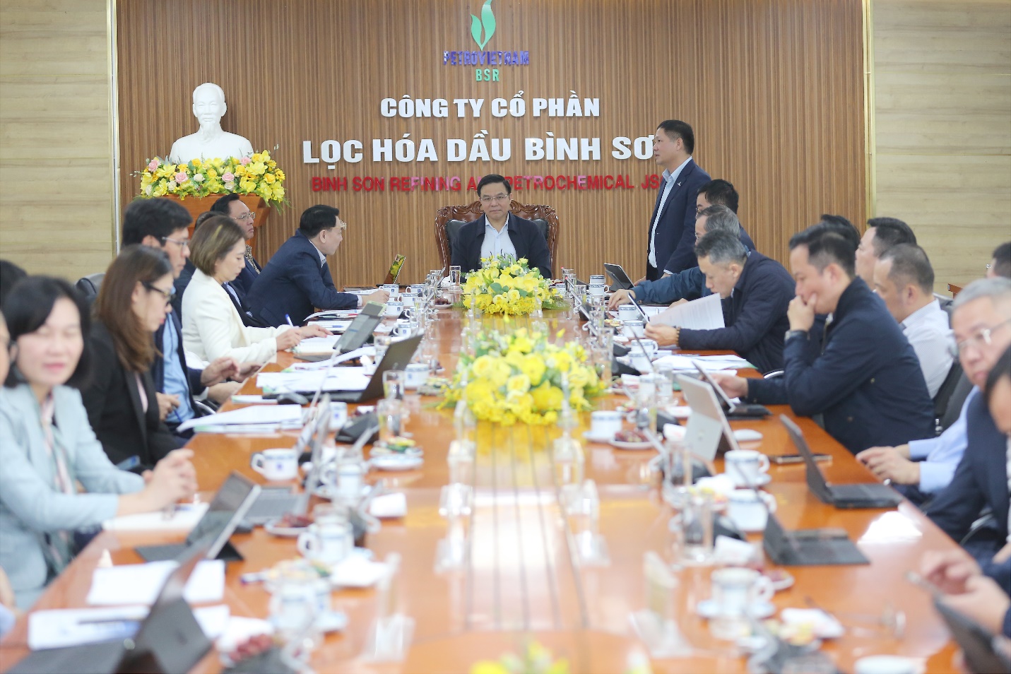 Nỗ lực vượt kế hoạch năm 2025, góp phần bù đắp thiệt hại do mưa lũ- Ảnh 4.