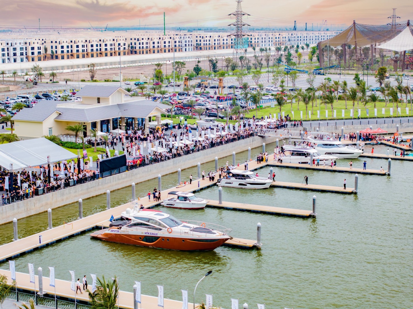 C:\Users\Admin\Downloads\vingroupphthnhbiprchunsng15phttinhngh\anh 1.jpg