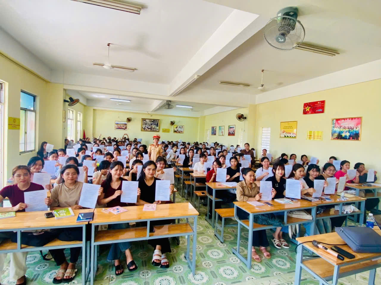 Hơn 55.000 học sinh, sinh viên Đà Nẵng được tuyên truyền trực tiếp về an toàn giao thông- Ảnh 3.