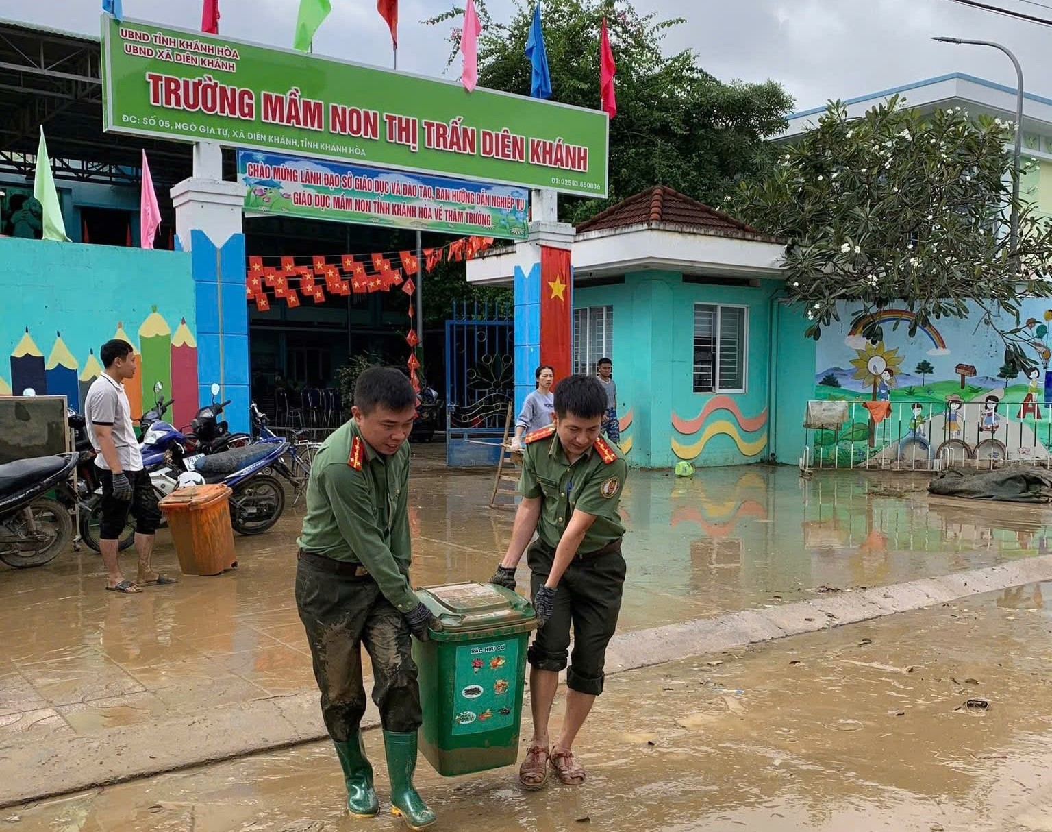 Gần 2.000 trường học bị ảnh hưởng sau mưa lũ ở Nam Trung Bộ, Tây Nguyên- Ảnh 1.