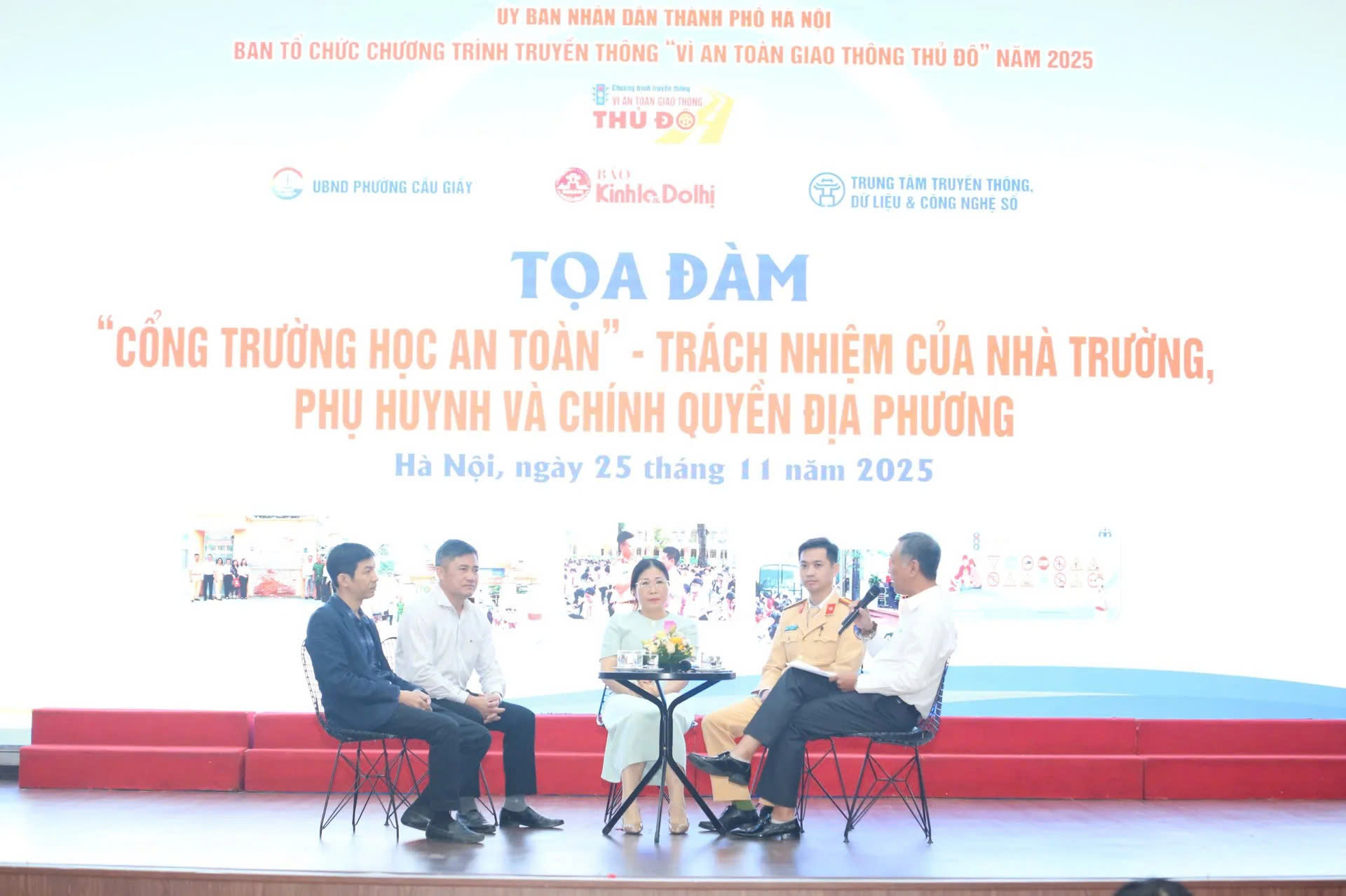 Hà Nội lan tỏa mô hình cổng trường học ATGT tới 126 phường, xã- Ảnh 1. Hà Nội lan tỏa mô hình cổng trường học ATGT tới 126 phường, xã- Ảnh 1.