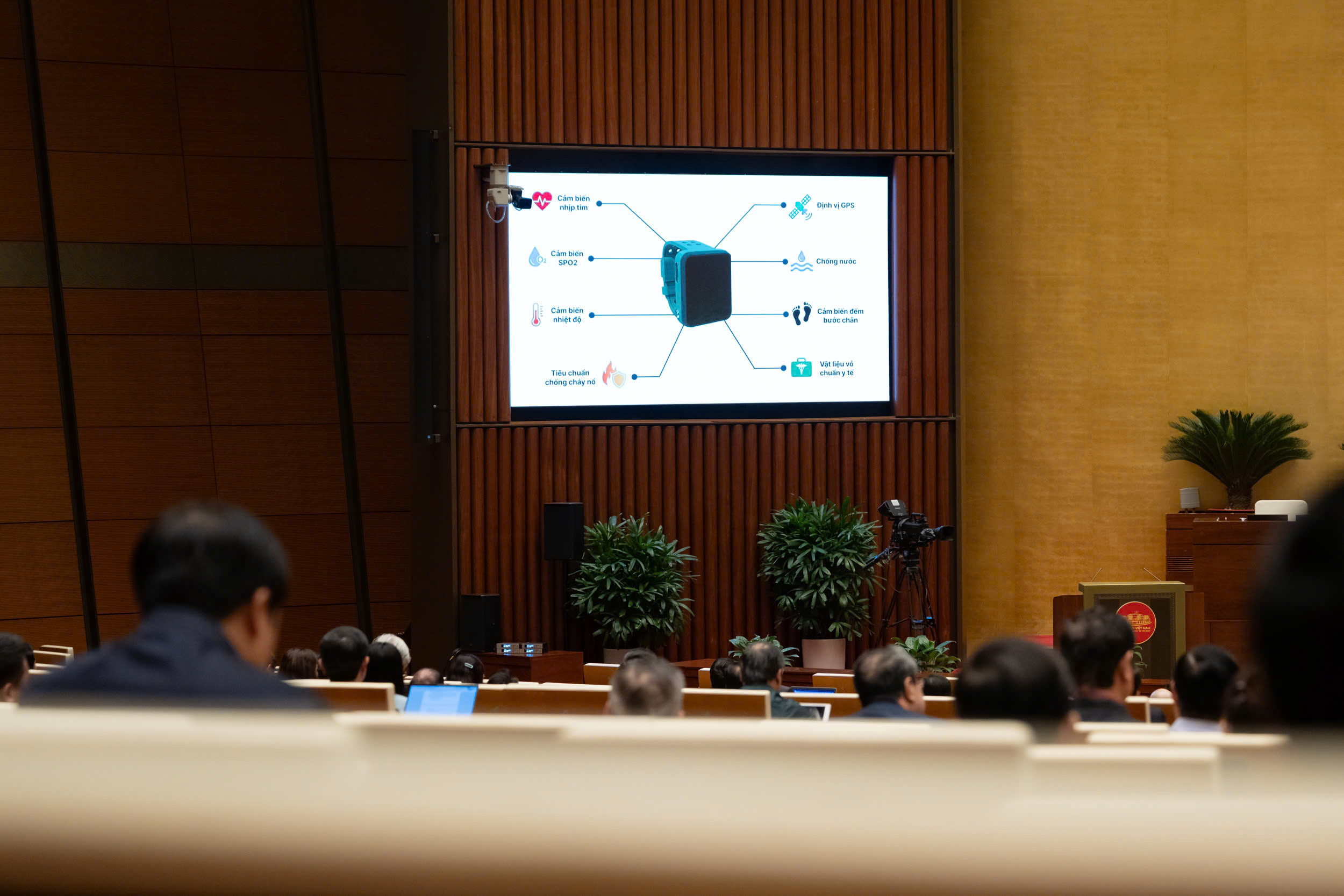 Bộ trưởng Bộ Công an nói về áp dụng thiết bị giám sát điện tử với người cai nghiện ma túy- Ảnh 2.