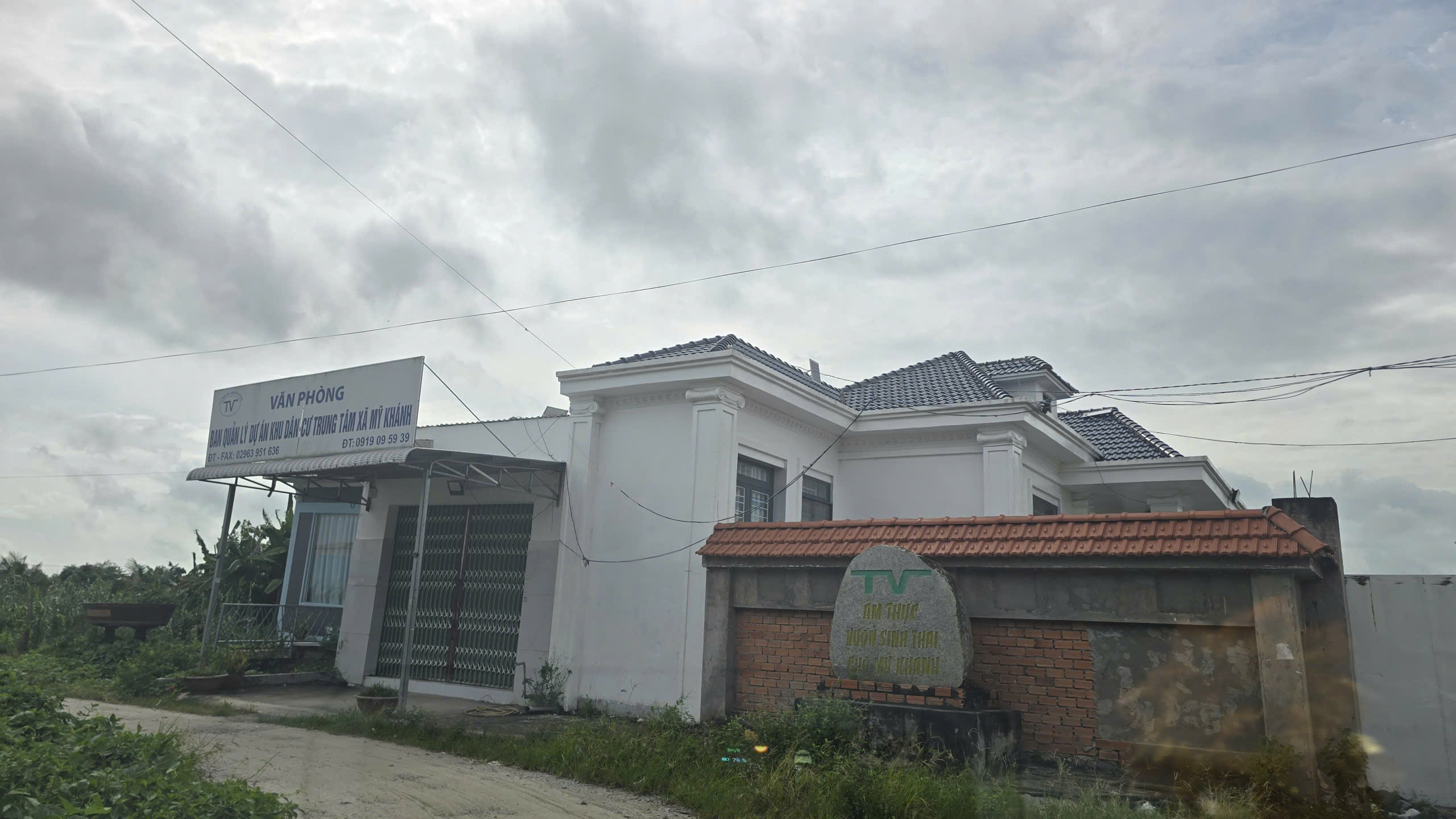 Biệt thự xây giữa đồng ruộng cạnh khu dân cư bị kết luận không phép ở An Giang- Ảnh 2.