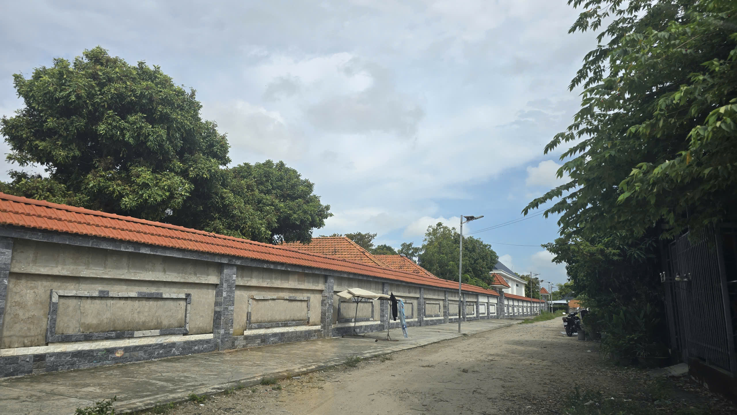 Biệt thự xây giữa đồng ruộng cạnh khu dân cư bị kết luận không phép ở An Giang- Ảnh 4.