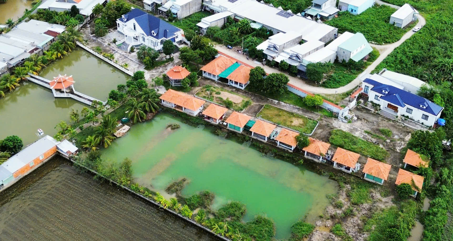 Biệt thự xây giữa đồng ruộng cạnh khu dân cư bị kết luận không phép ở An Giang- Ảnh 5.