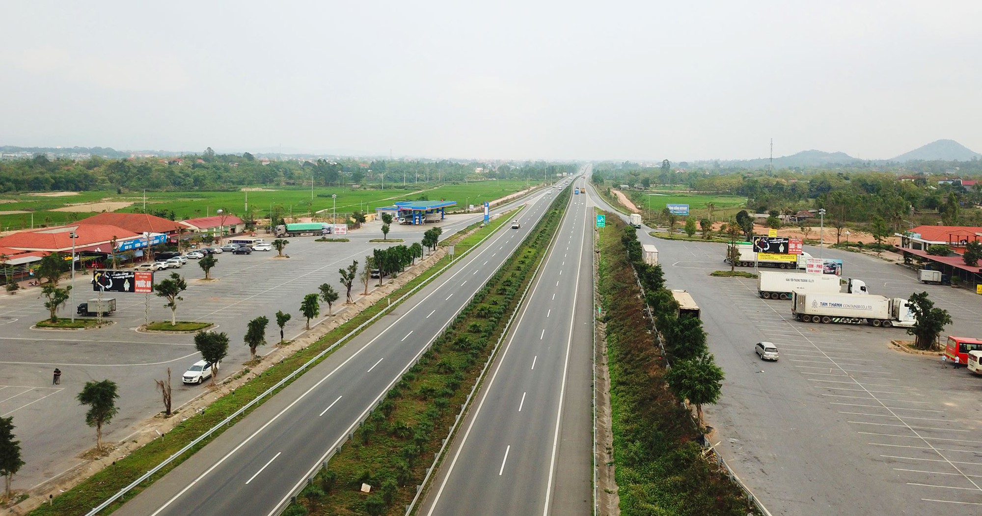 Vì sao trạm dừng nghỉ trên cao tốc cần được xem như công trình an toàn đường bộ?- Ảnh 1.