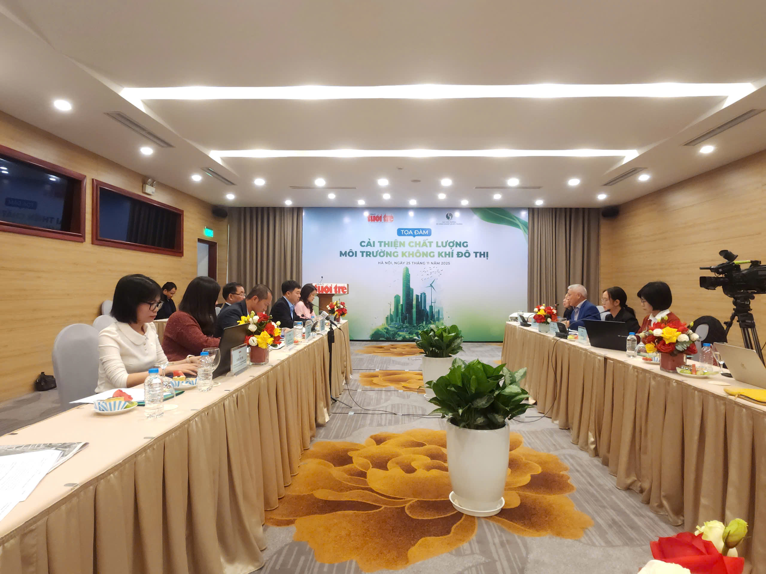 "Trị" ô nhiễm không khí, cần bắt đúng bệnh- Ảnh 1. "Trị" ô nhiễm không khí, cần bắt đúng bệnh- Ảnh 1.