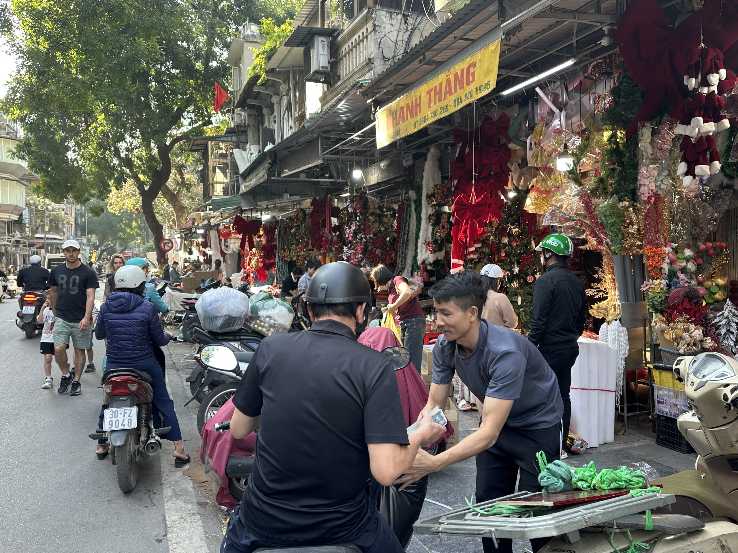 Diện mạo những tuyến phố sầm uất nhất Thủ đô sau triển khai phường kiểu mẫu- Ảnh 13. Diện mạo những tuyến phố sầm uất nhất Thủ đô sau triển khai phường kiểu mẫu- Ảnh 13.