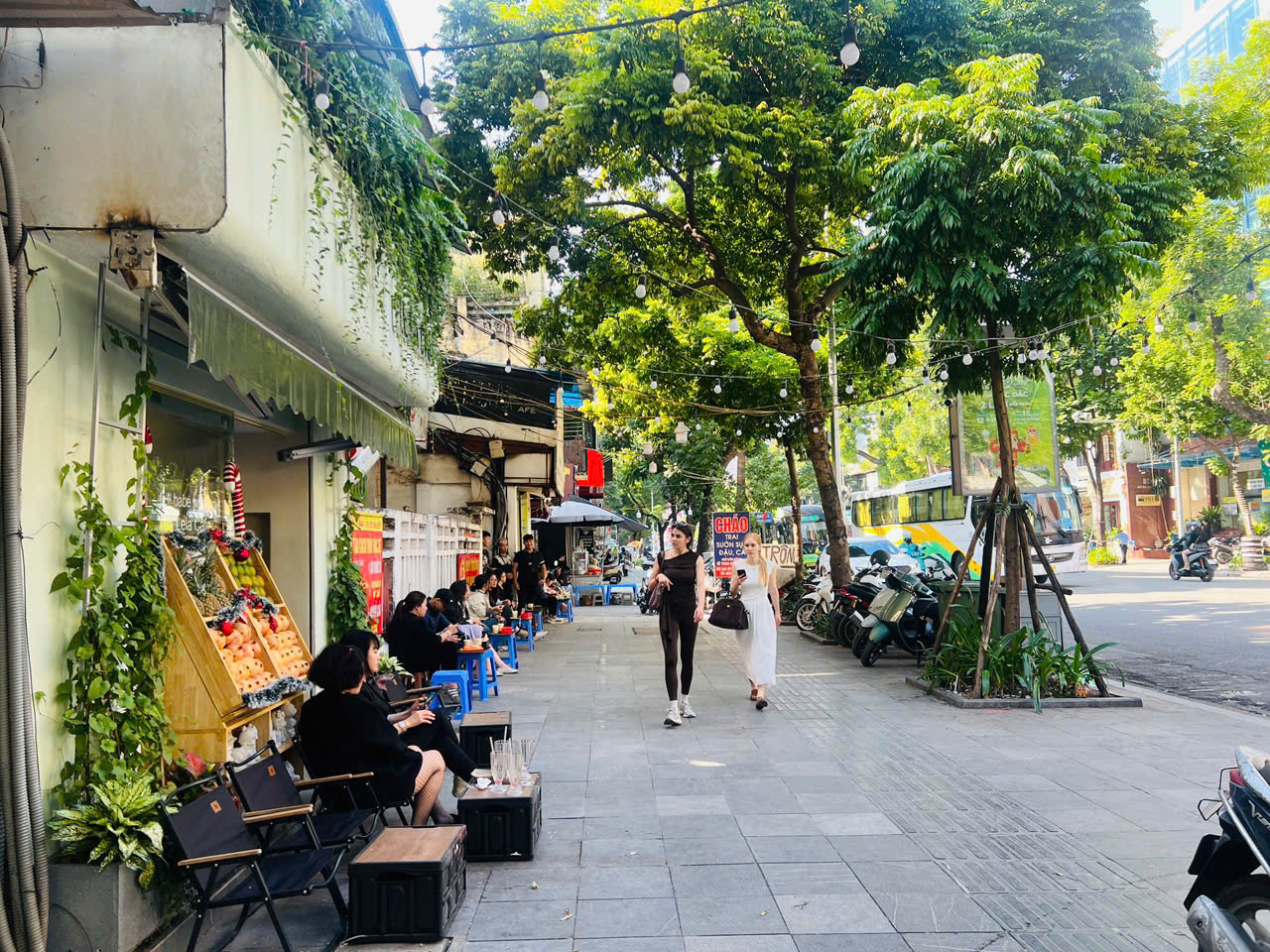 Diện mạo những tuyến phố sầm uất nhất Thủ đô sau triển khai phường kiểu mẫu- Ảnh 18. Diện mạo những tuyến phố sầm uất nhất Thủ đô sau triển khai phường kiểu mẫu- Ảnh 18.