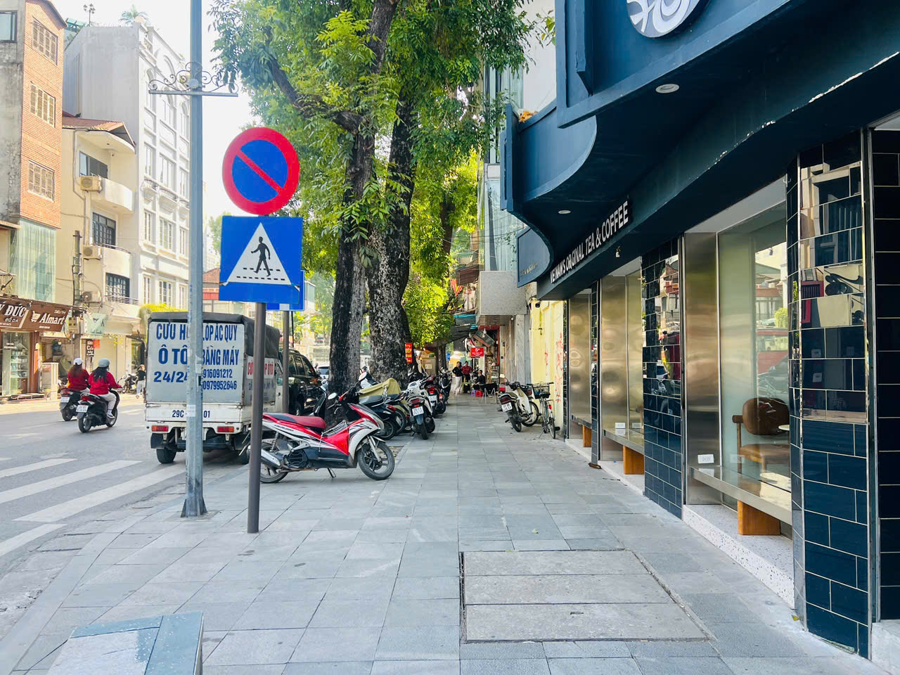 Diện mạo những tuyến phố sầm uất nhất Thủ đô sau triển khai phường kiểu mẫu- Ảnh 17. Diện mạo những tuyến phố sầm uất nhất Thủ đô sau triển khai phường kiểu mẫu- Ảnh 17.