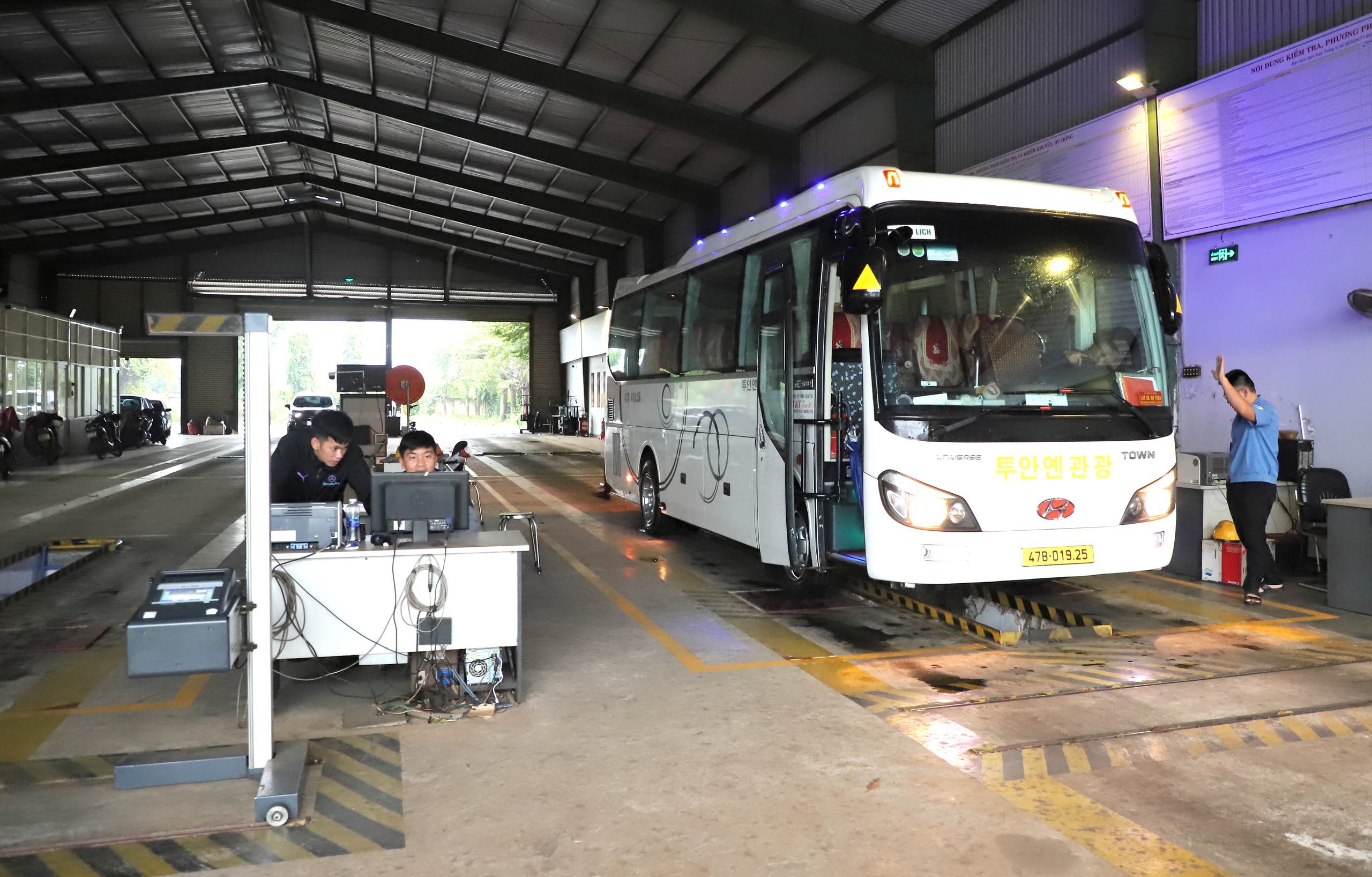 Thông tư 47 mang nhiều điểm mới, tạo thuận lợi cho người dân khi đăng kiểm xe cơ giới- Ảnh 1. Thông tư 47 mang nhiều điểm mới, tạo thuận lợi cho người dân khi đăng kiểm xe cơ giới- Ảnh 1.