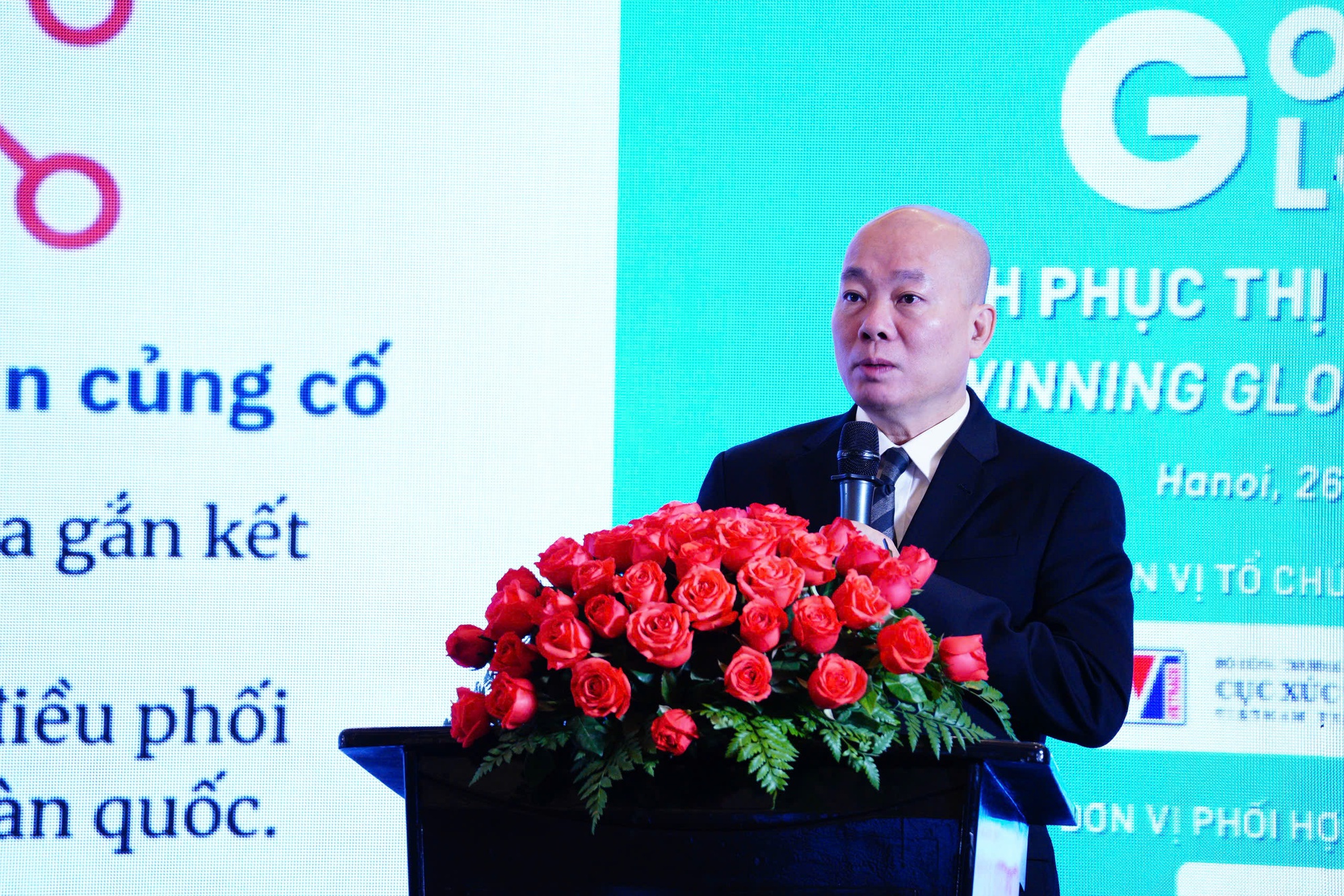 ông phí.jpeg ông phí.jpeg